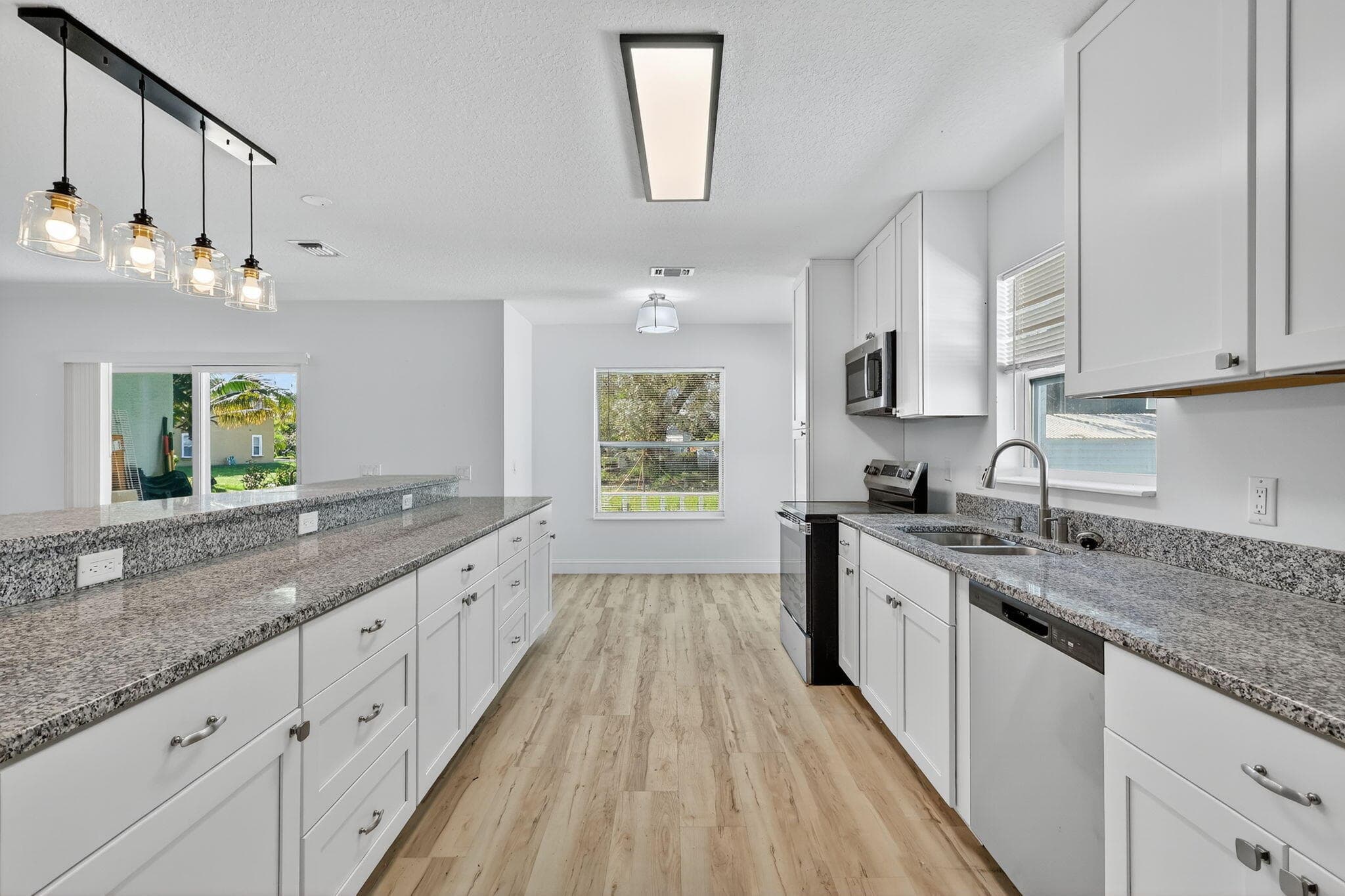 2206 S 34th Street, Fort Pierce, FL 34947 — photo 6 of 9