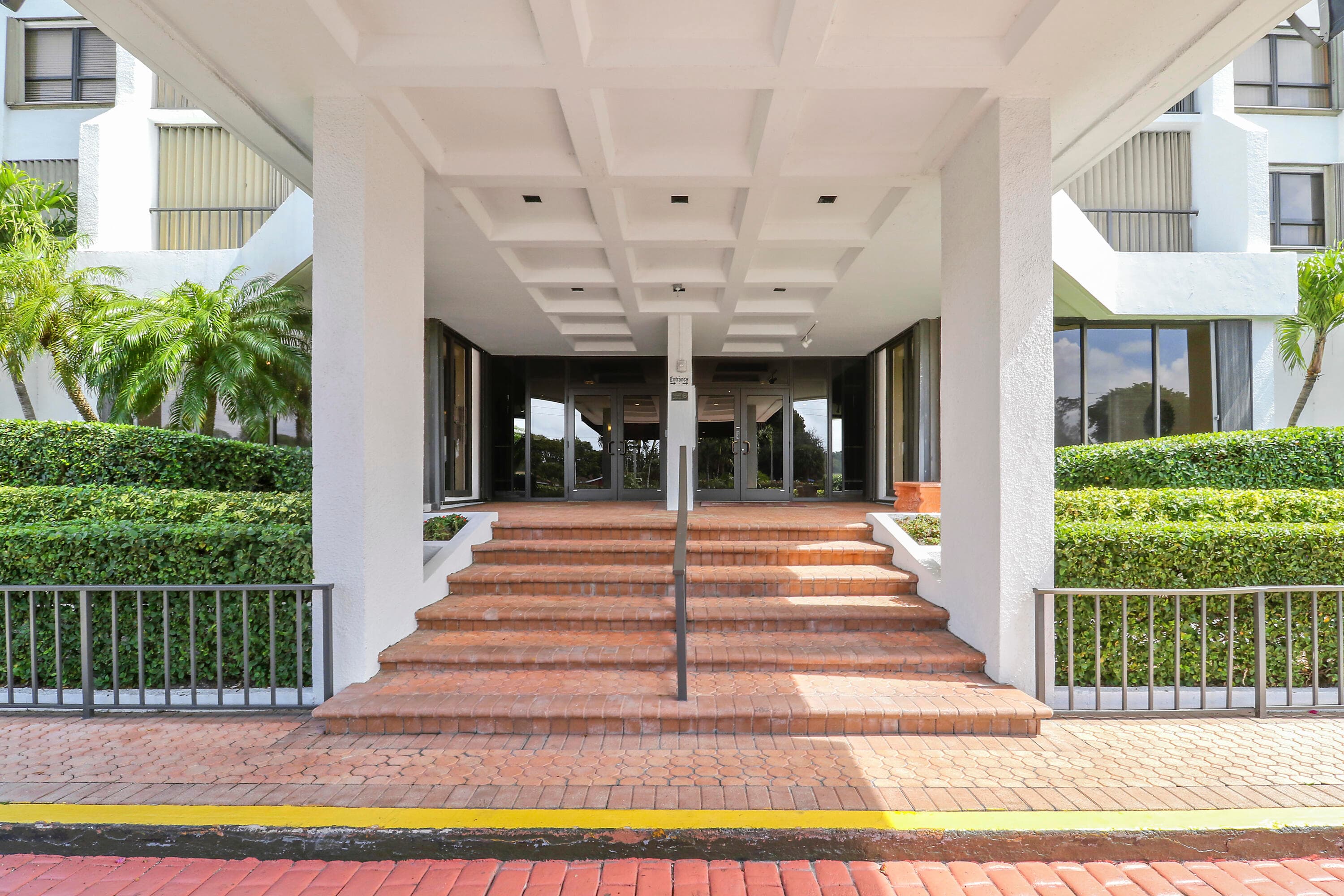 5600 N Flagler Drive 1001, West Palm Beach, FL 33407 — photo 3 of 53
