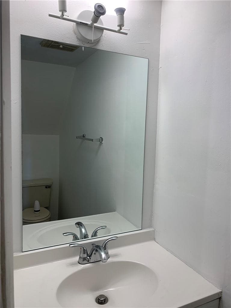 2790 W 60th Street 32, Hialeah, FL 33016 — photo 2 of 10