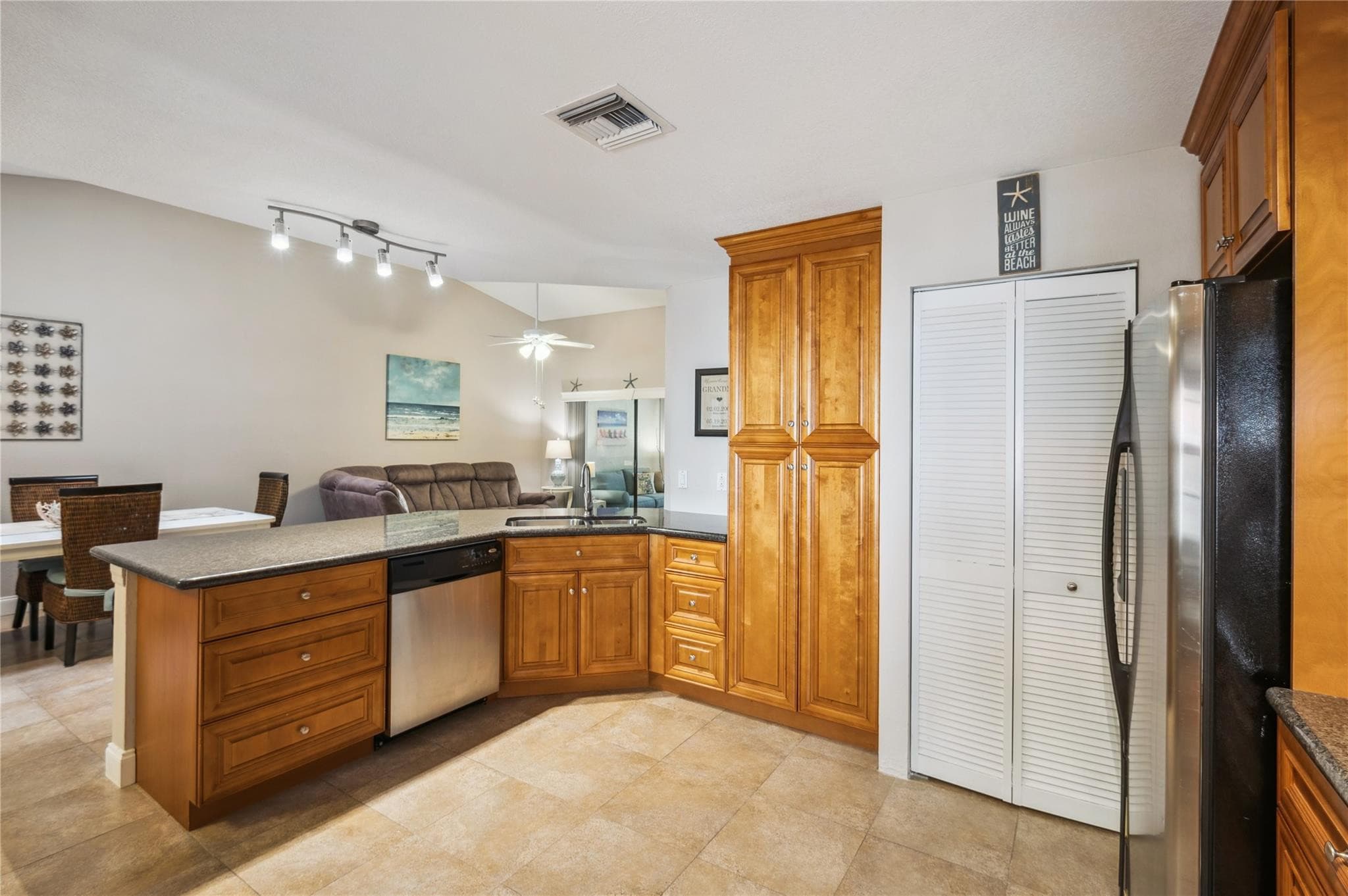 35 Centennial Court, Deerfield Beach, FL 33442 — photo 5 of 30