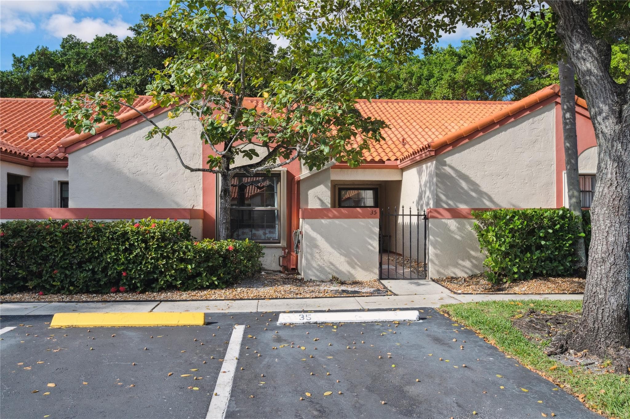 35 Centennial Court, Deerfield Beach, FL 33442 — photo 7 of 30