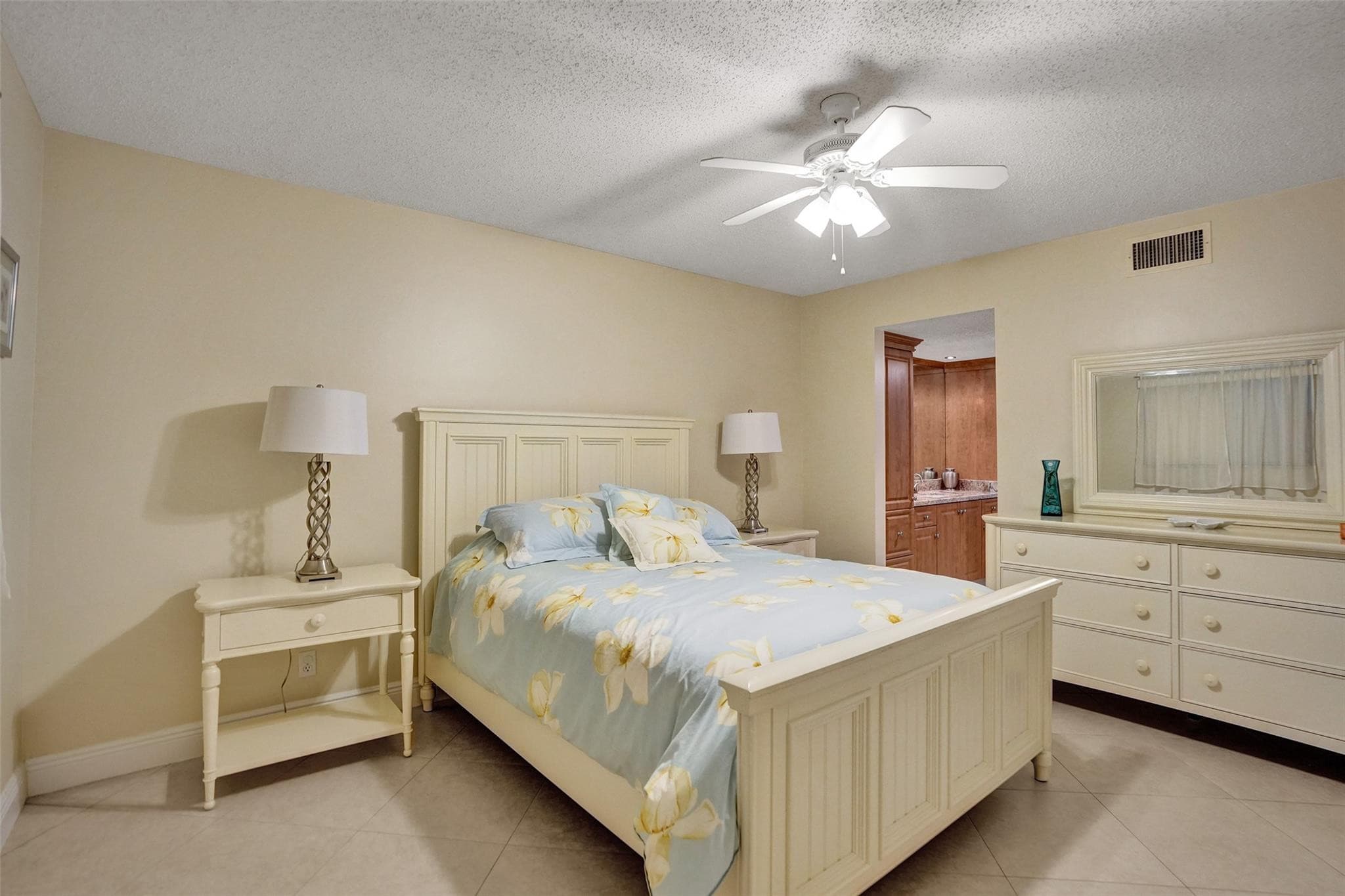 4270 NW 40th Street 211, Lauderdale Lakes, FL 33319 — photo 18 of 43