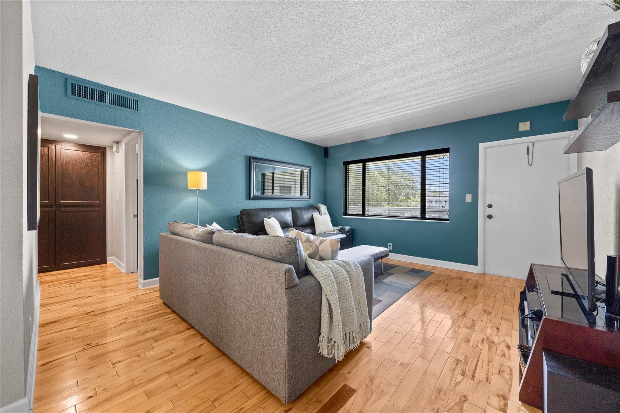 3847 S Circle Drive 11, Hollywood, FL 33021 — photo 5 of 29