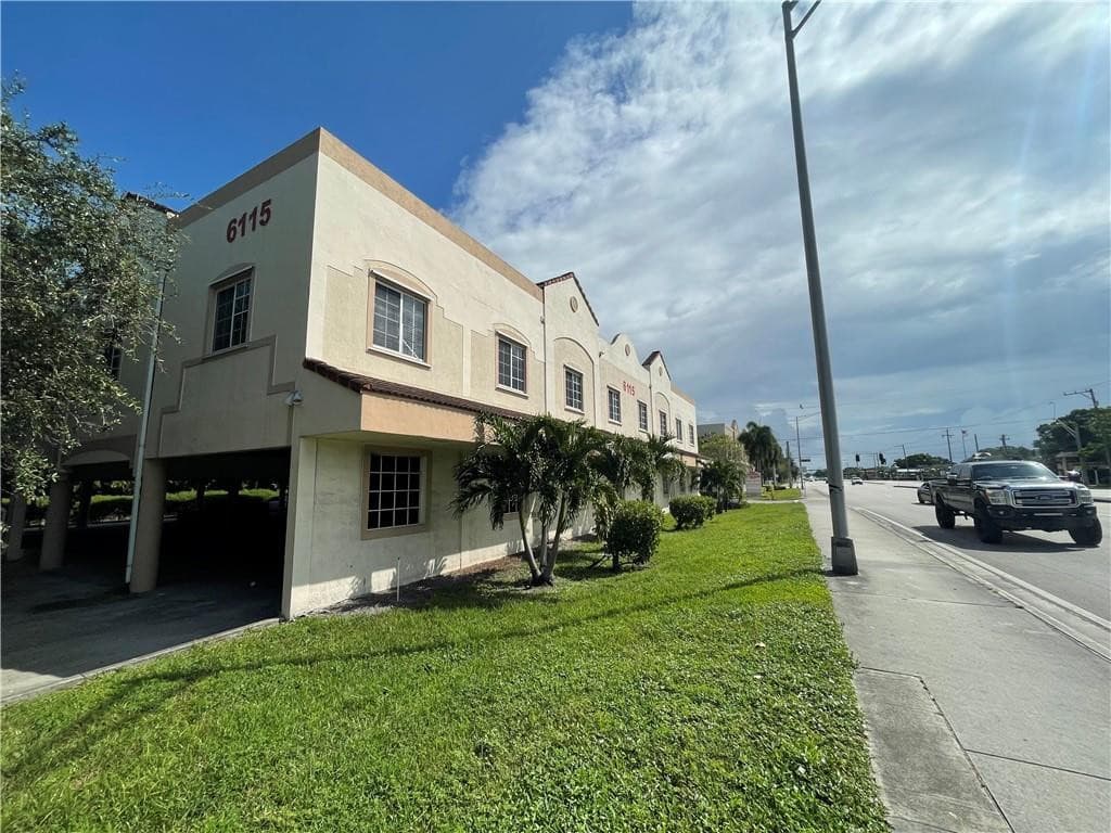 6115 Stirling Road 215, Hollywood, FL 33314 — photo 1 of 24