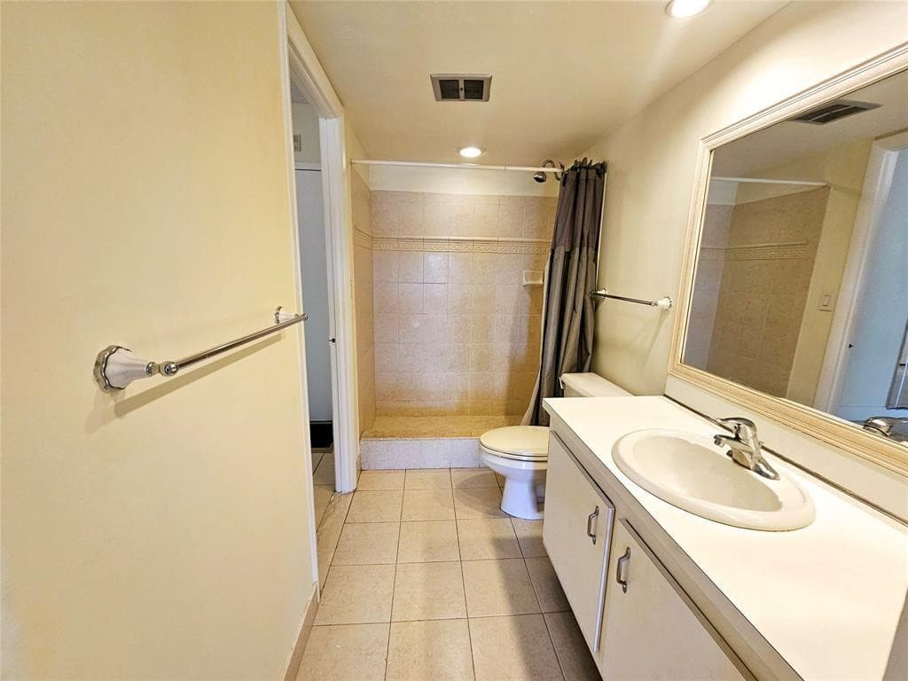 4172 Inverrary Drive 410, Lauderhill, FL 33319 — photo 17 of 24
