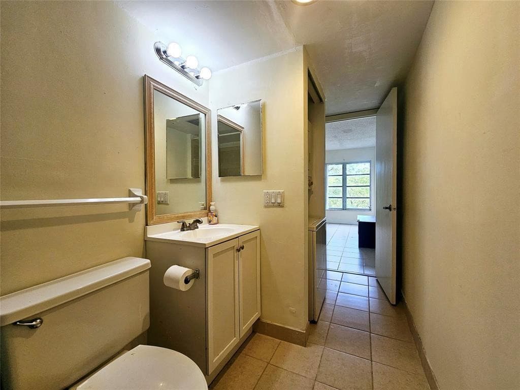 4172 Inverrary Drive 410, Lauderhill, FL 33319 — photo 19 of 24