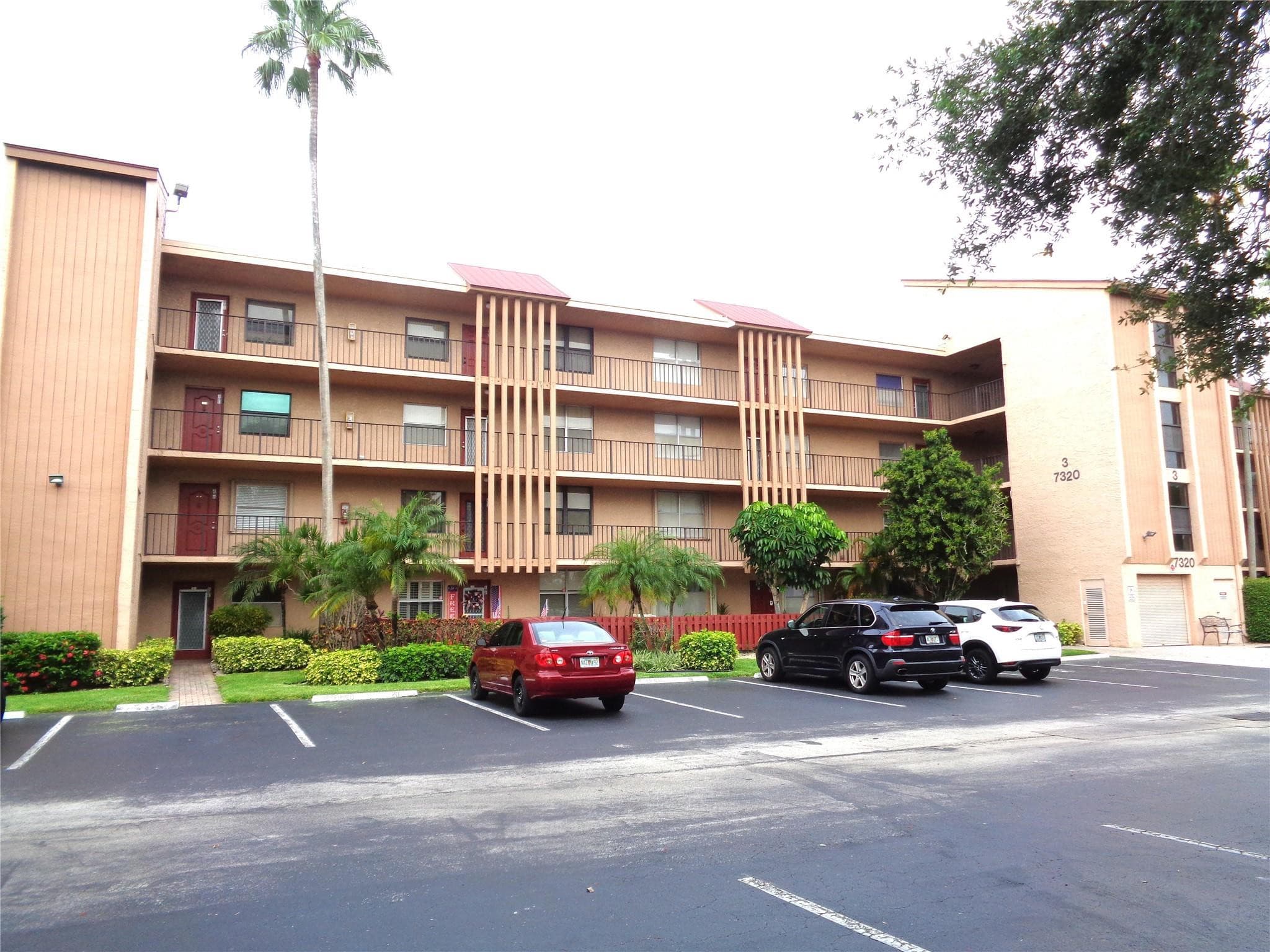 7320 Lake Circle Drive 101, Margate, FL 33063 — photo 2 of 42