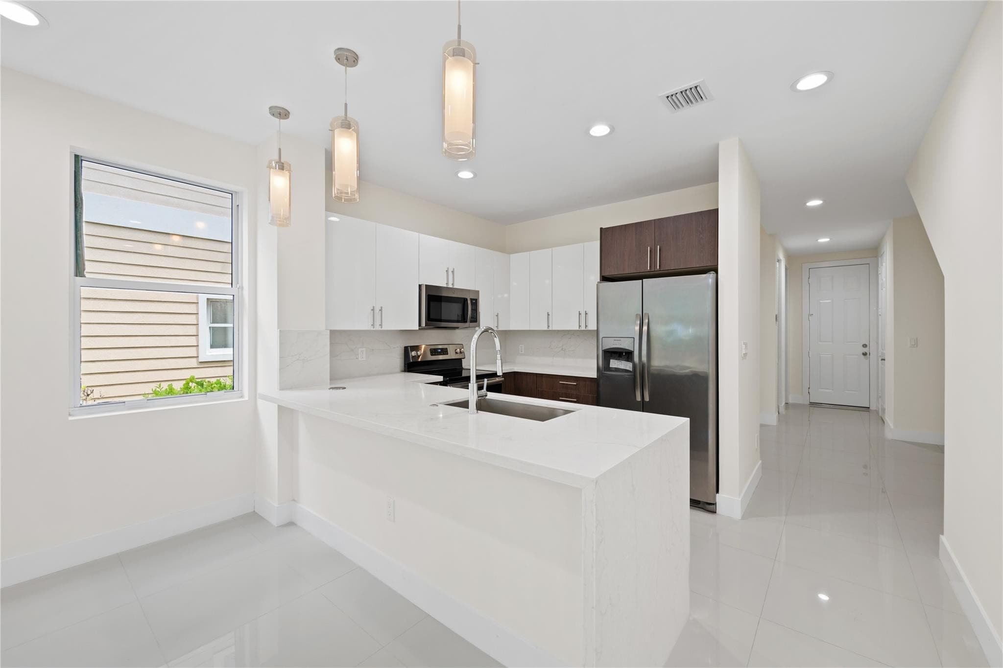 1430 SW 4th Avenue 1430, Fort Lauderdale, FL 33315 — photo 4 of 30