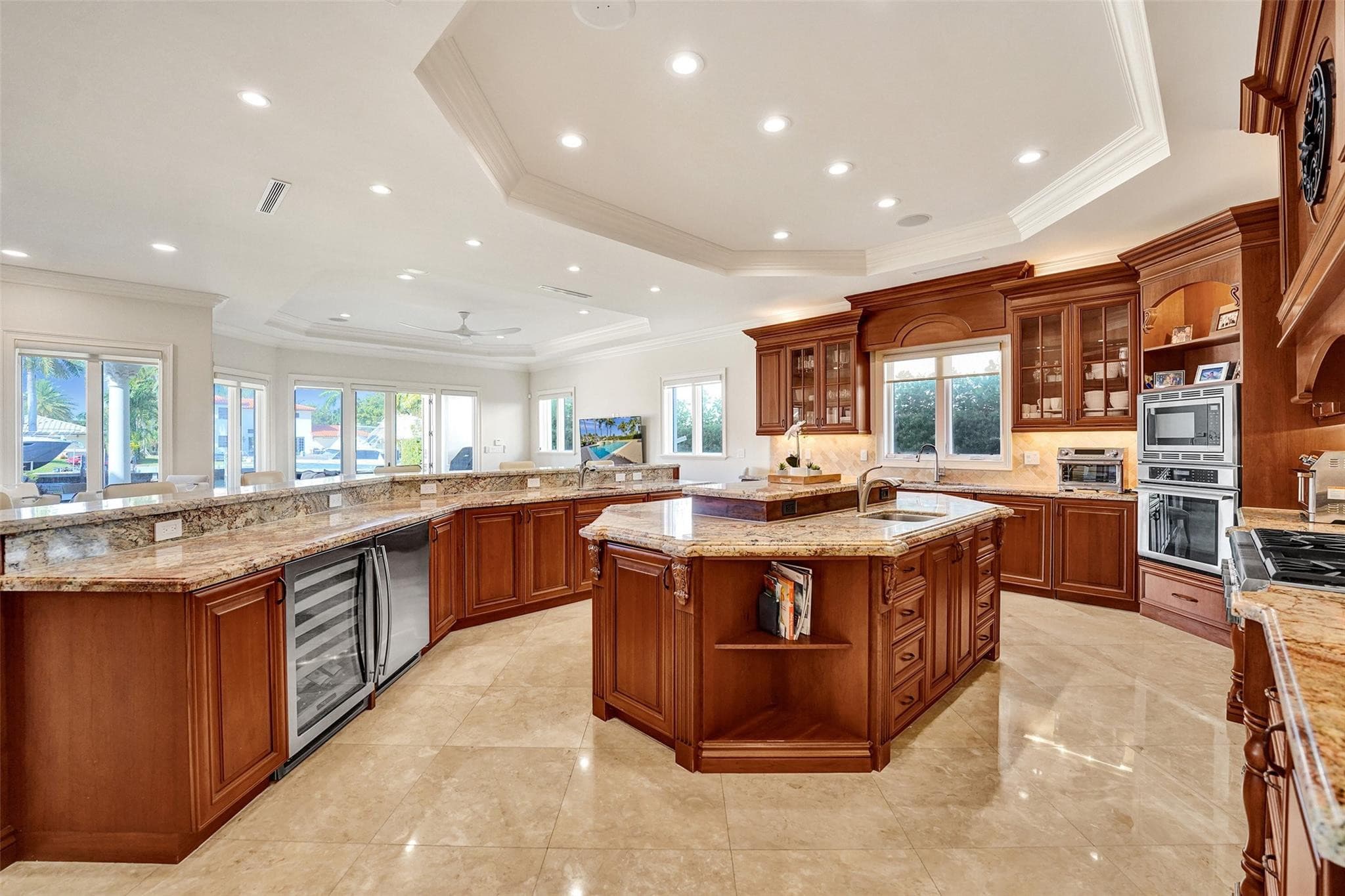 642 Palm Drive, Hallandale Beach, FL 33009 — photo 28 of 76