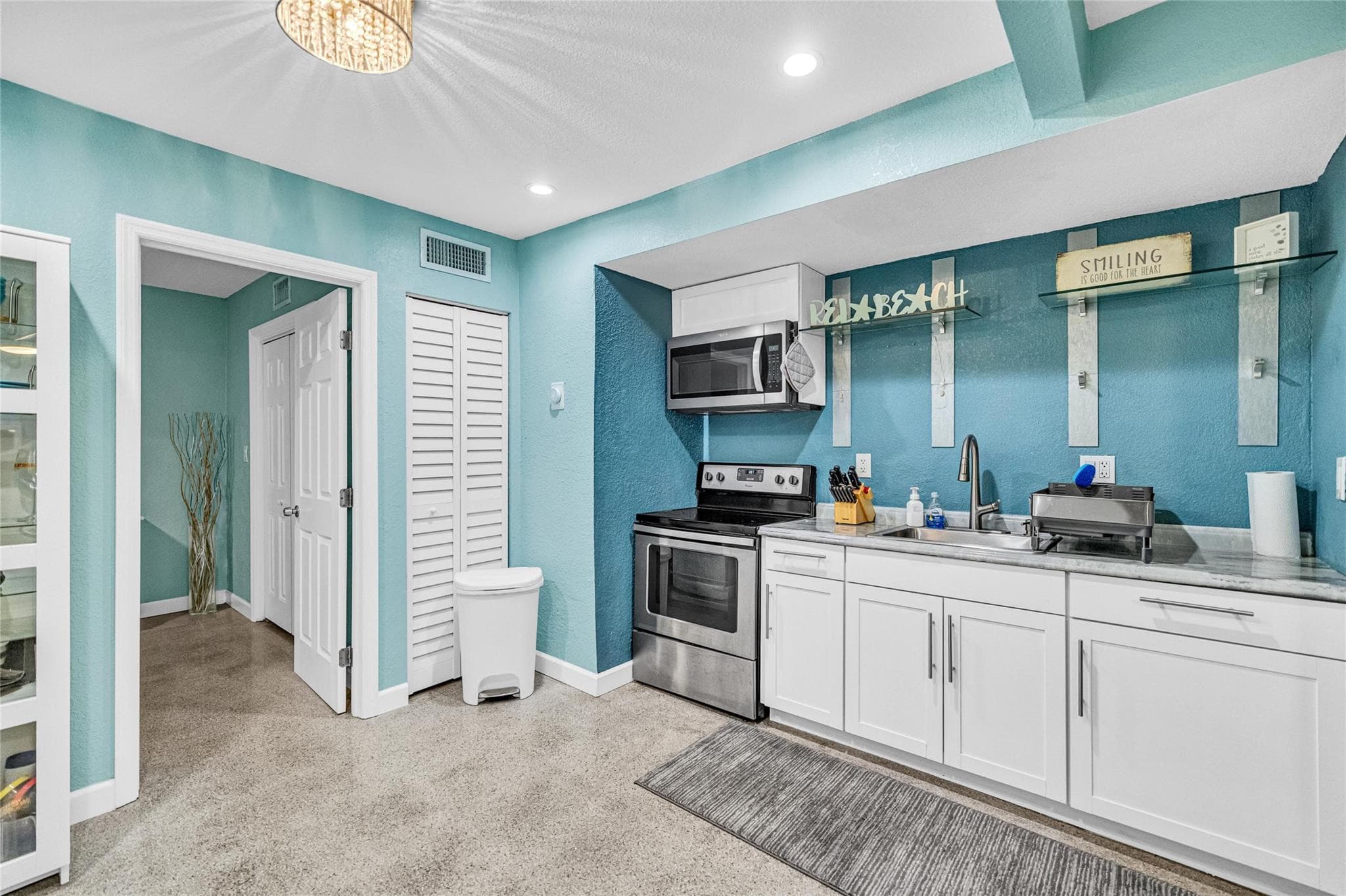 1715 NE 11th Street, Fort Lauderdale, FL 33304 — photo 16 of 24