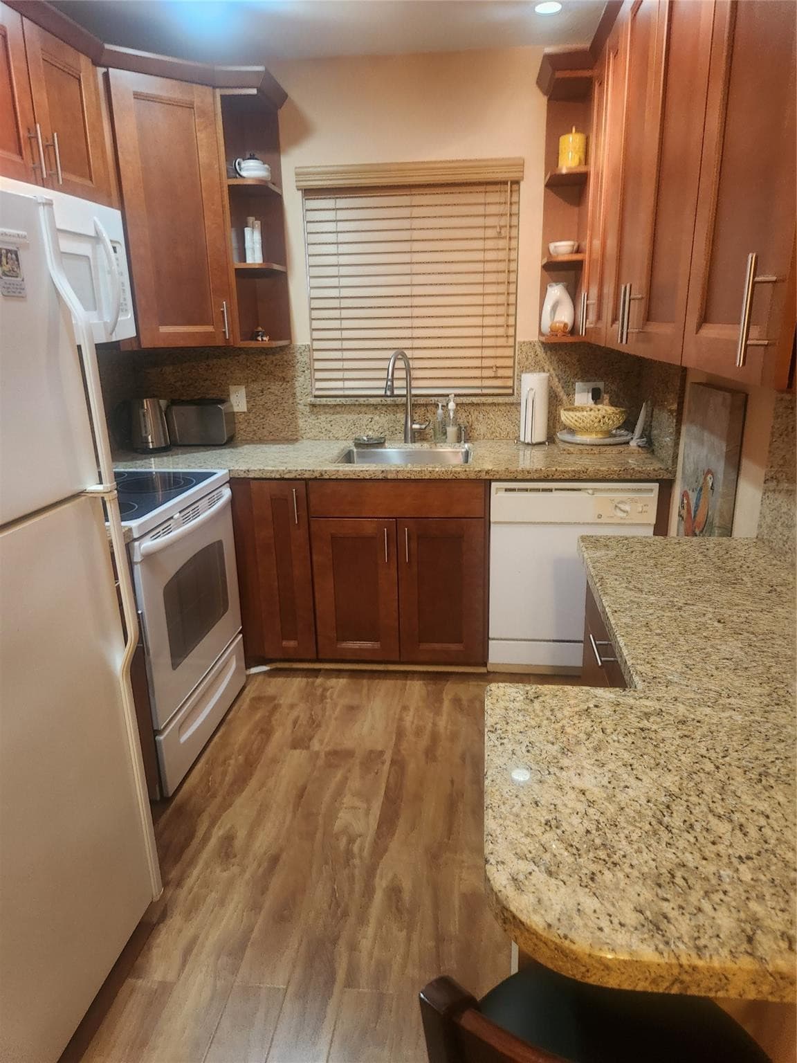 237 Farnham J 237, Deerfield Beach, FL 33442 — photo 3 of 26