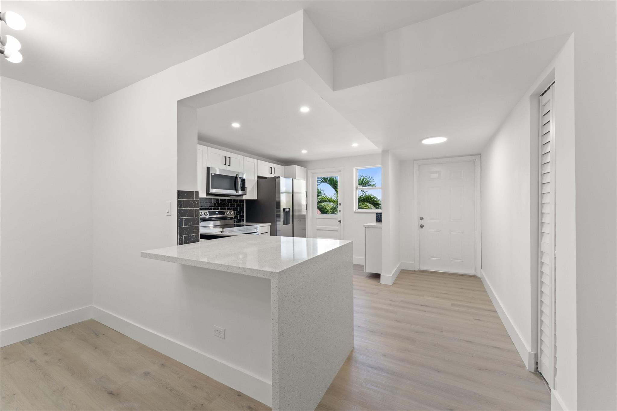 441 NE 195th Street 302, Miami, FL 33179 — photo 2 of 30