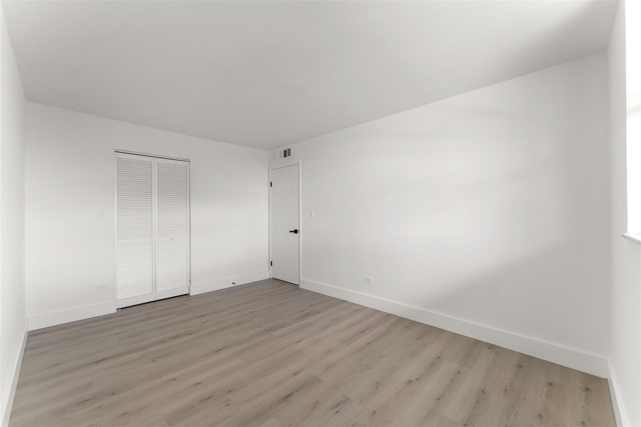 441 NE 195th Street 302, Miami, FL 33179 — photo 20 of 30