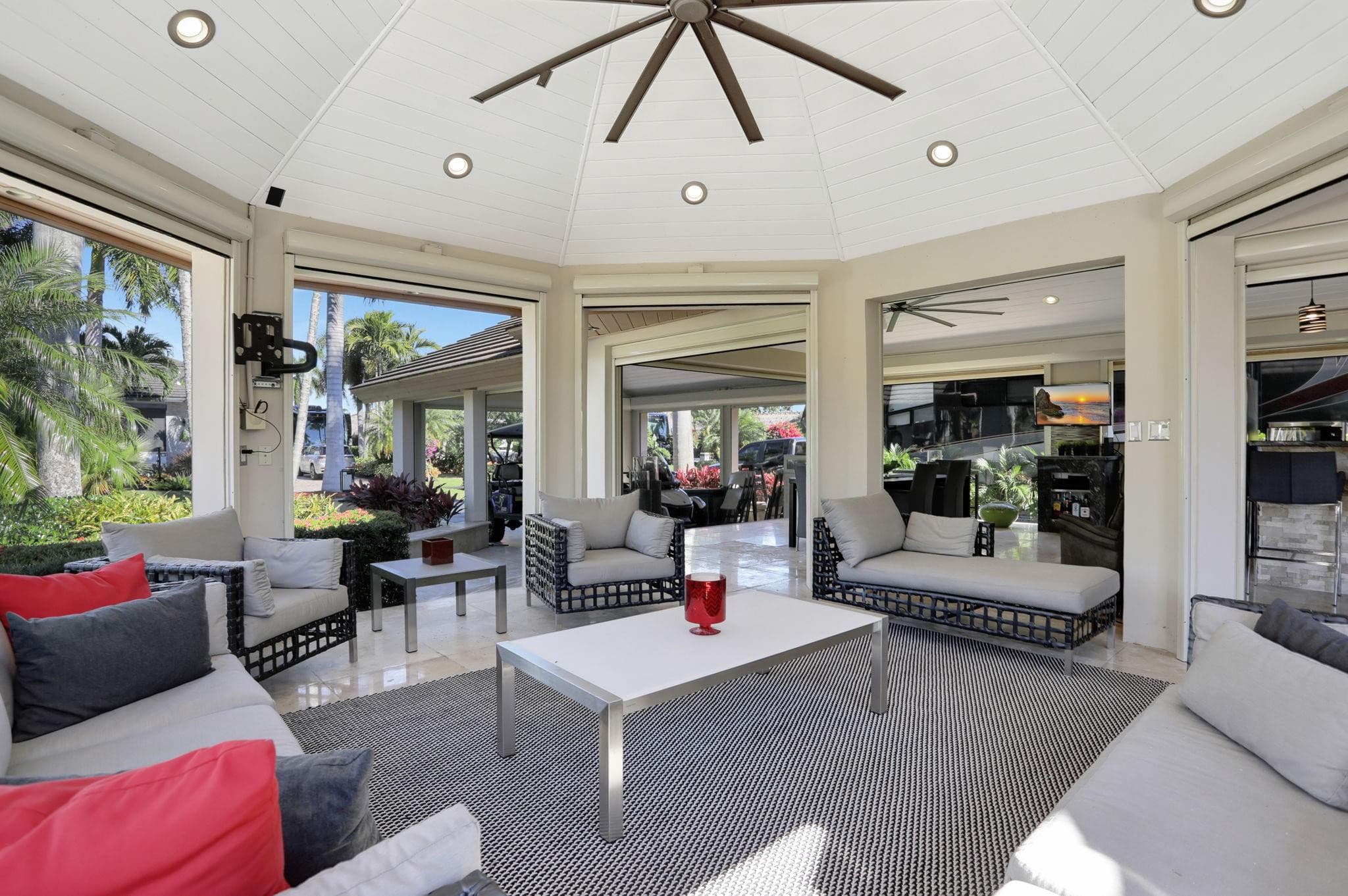 431 S Cortez Drive 431, Margate, FL 33068 — photo 4 of 35