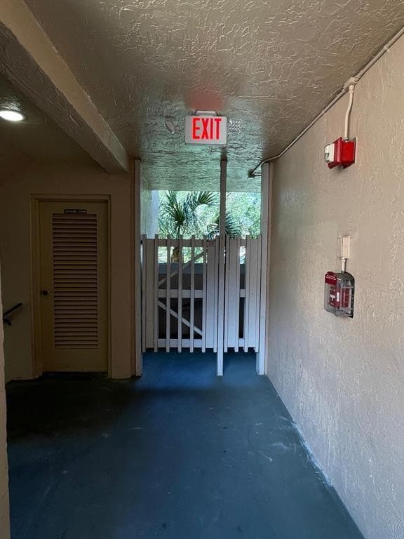 Condominium in Plantation — photo 4 of 19