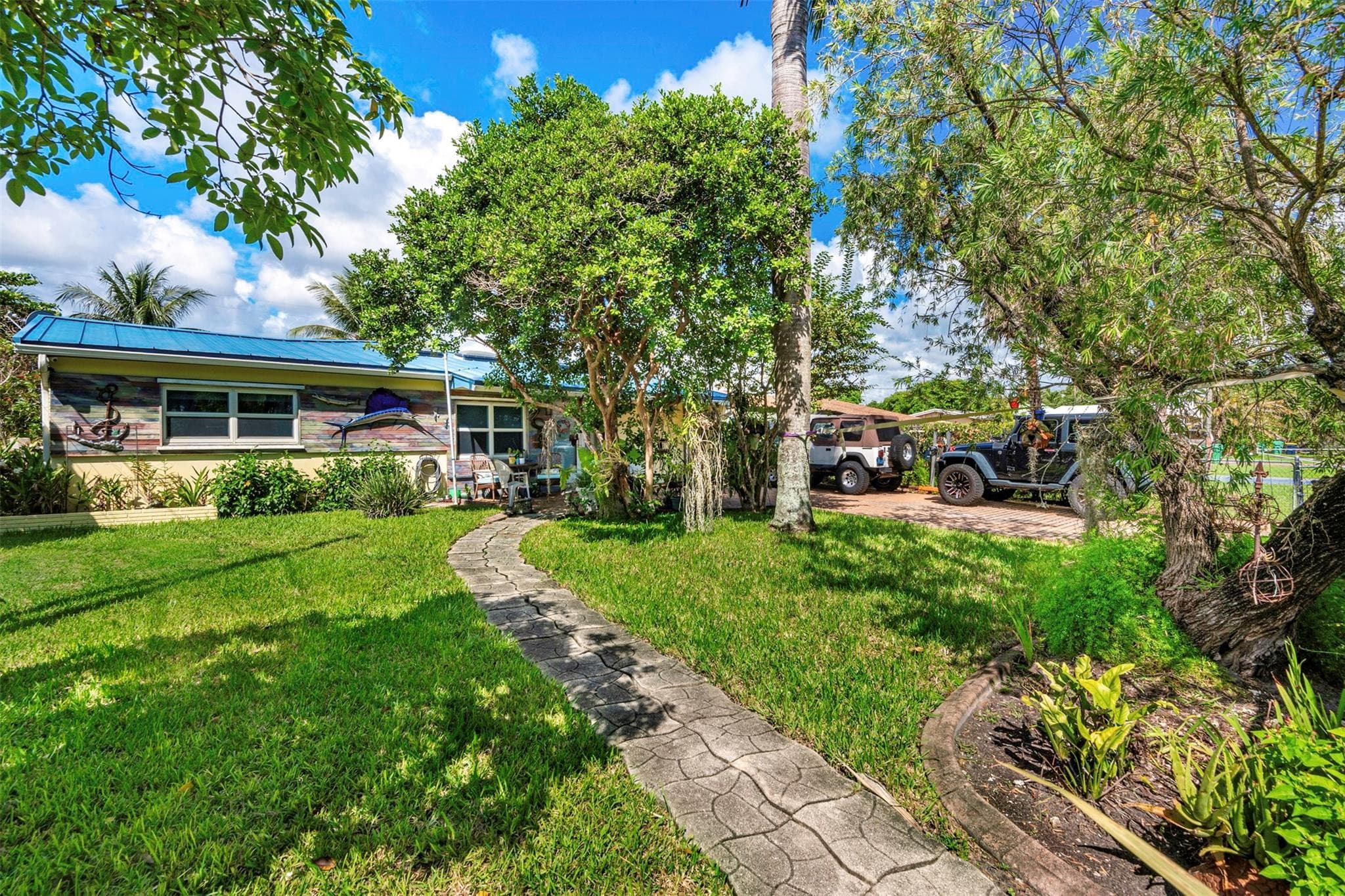 4717 SW 35th Avenue, Dania Beach, FL 33312 — photo 3 of 36