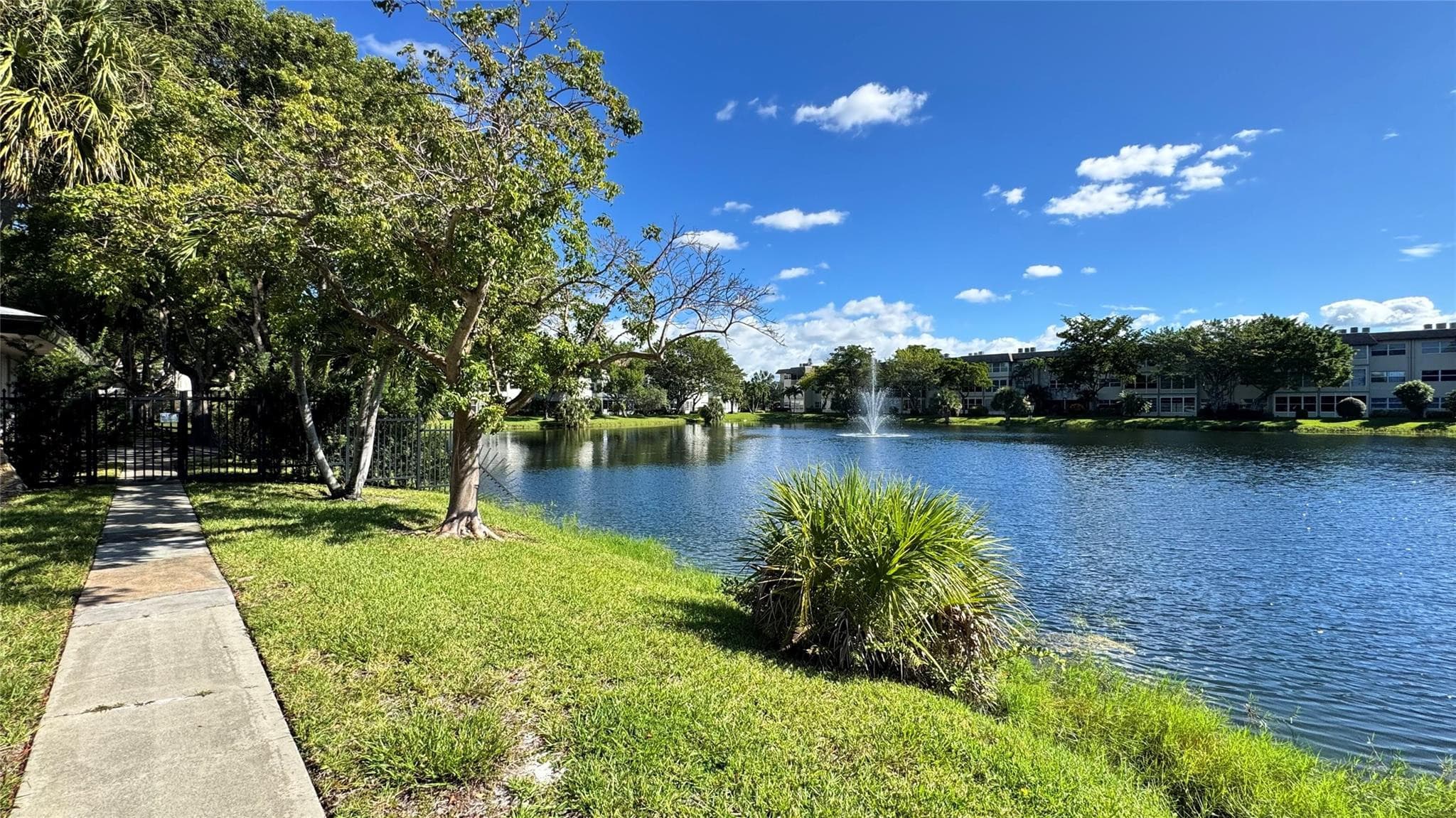 5103 NW 35th Street 606, Lauderdale Lakes, FL 33319 — photo 29 of 35