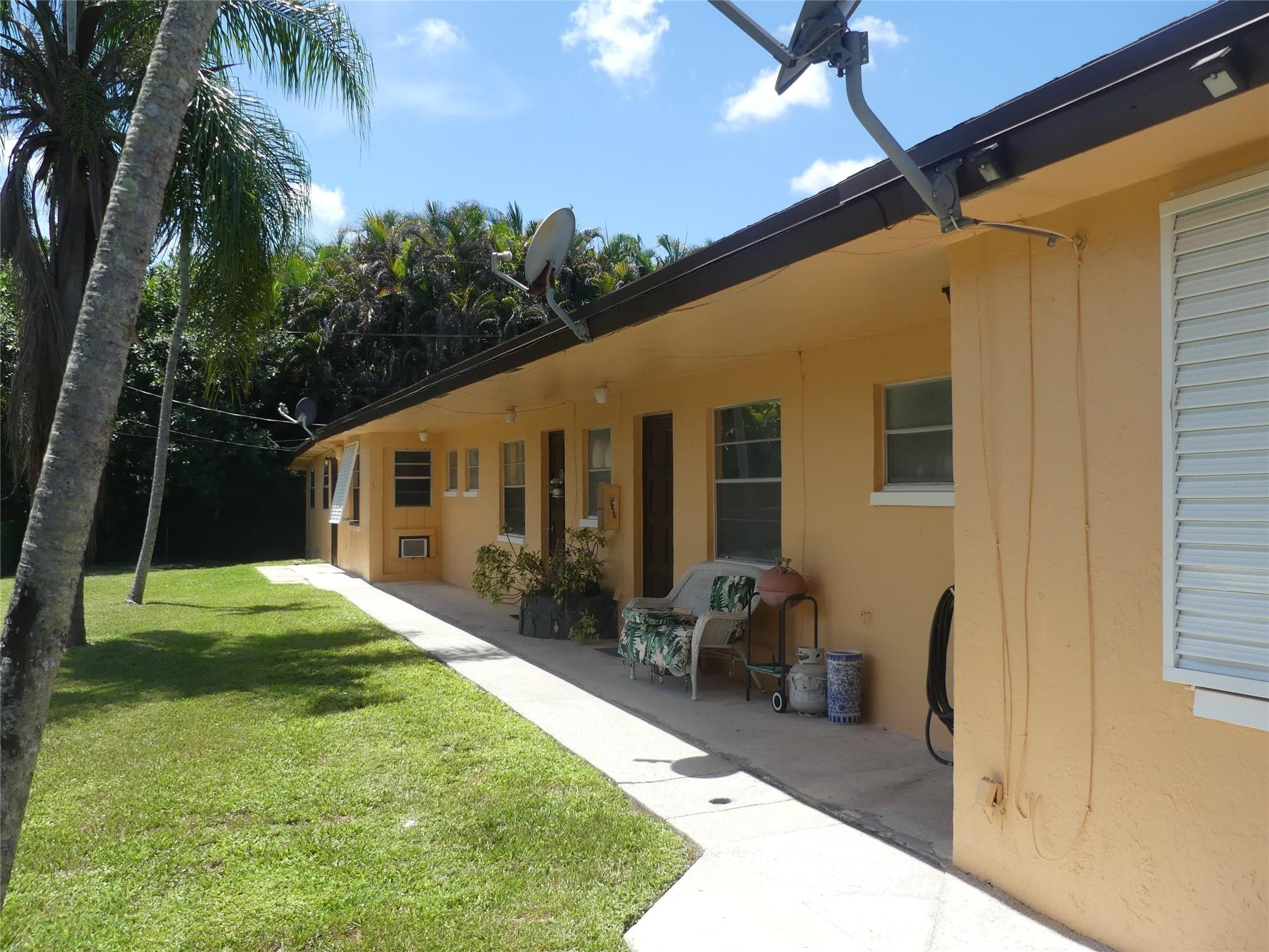 4725 SW 65th Avenue, Davie, FL 33314 — photo 3 of 14
