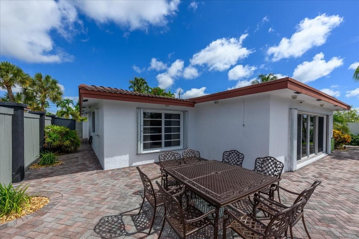 200 SE 11th Street, Pompano Beach, FL 33060 — photo 6 of 30