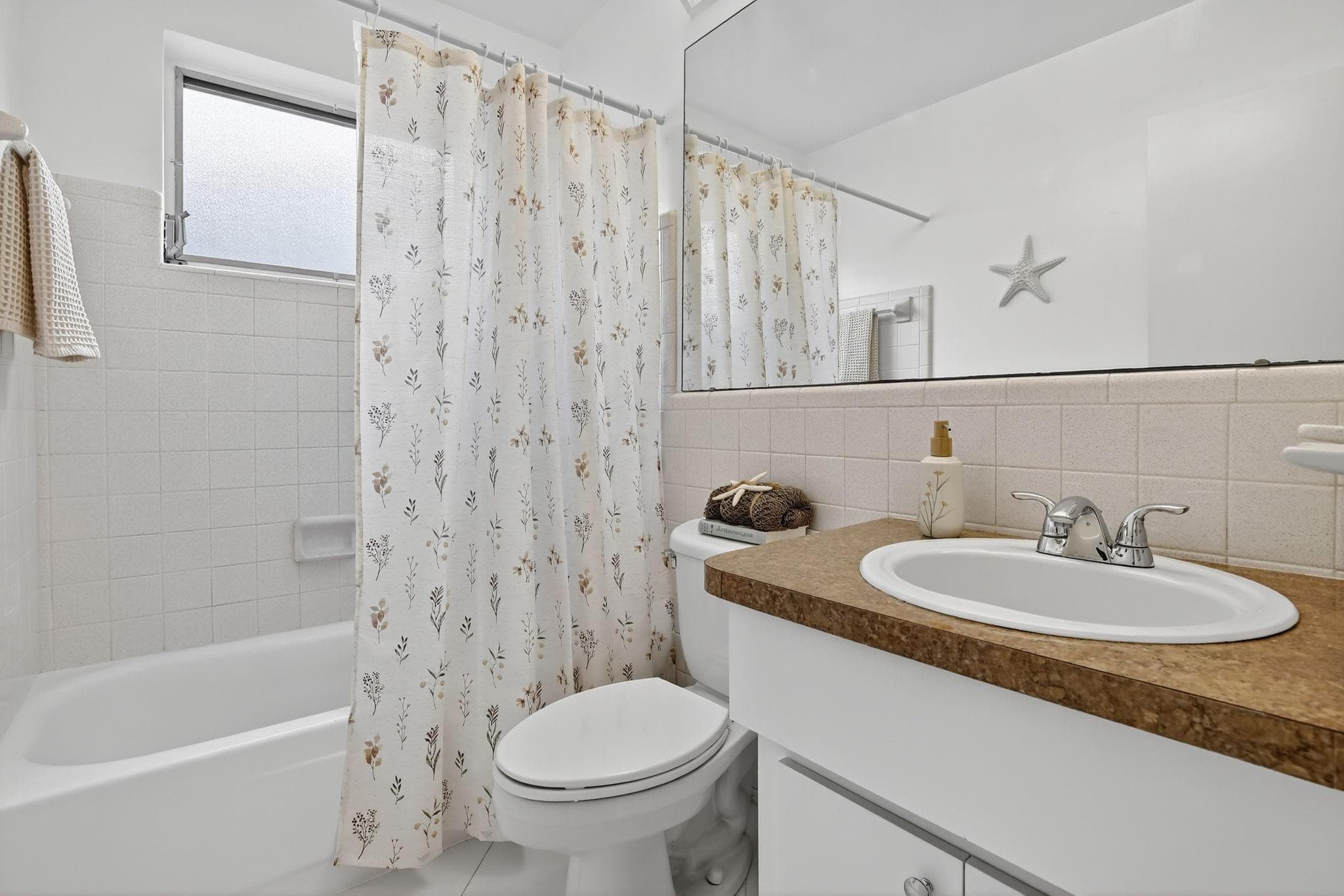 4305 NW 49th Drive, Tamarac, FL 33319 — photo 15 of 40