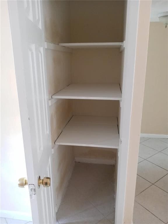 Apartment in Sunrise — photo 14 of 15