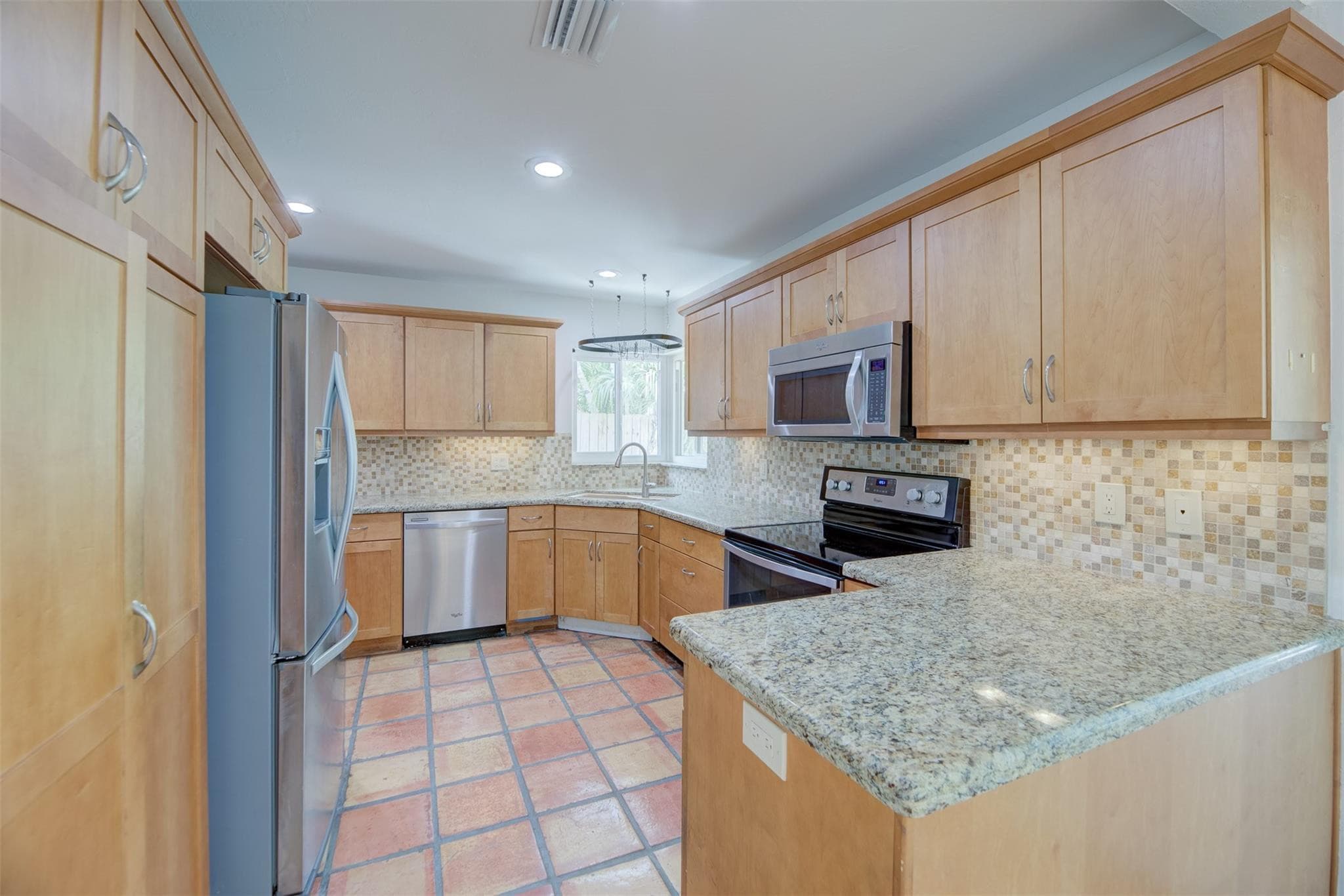 1623 NE 20th Street, Fort Lauderdale, FL 33305 — photo 12 of 35