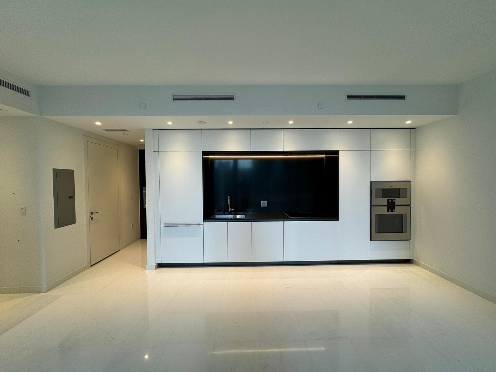 300 Biscayne Blvd Way 2508, Miami, FL 33131 — photo 12 of 35