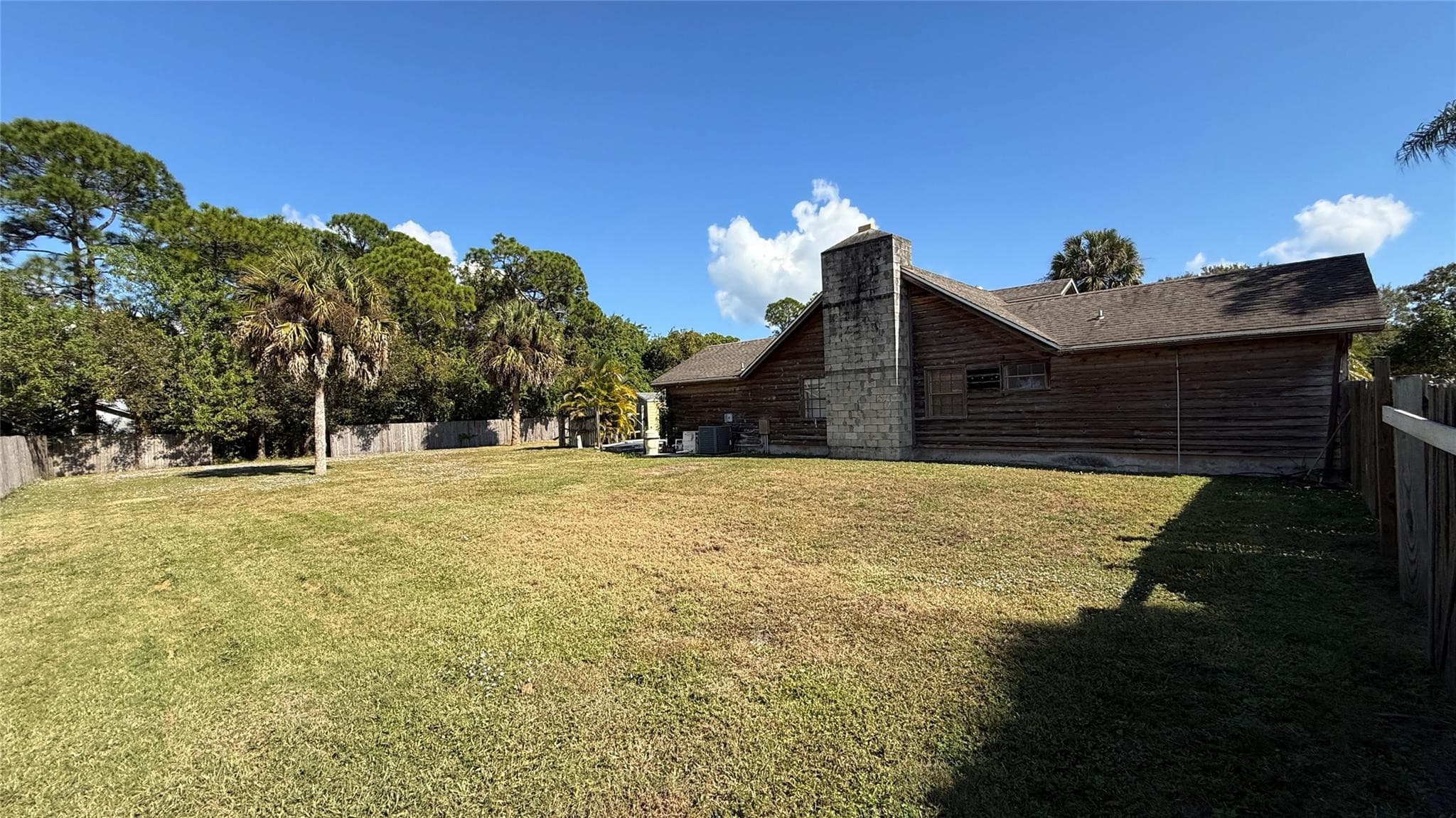 354 Baysinger Avenue, Fort Pierce, FL 34982 — photo 6 of 37