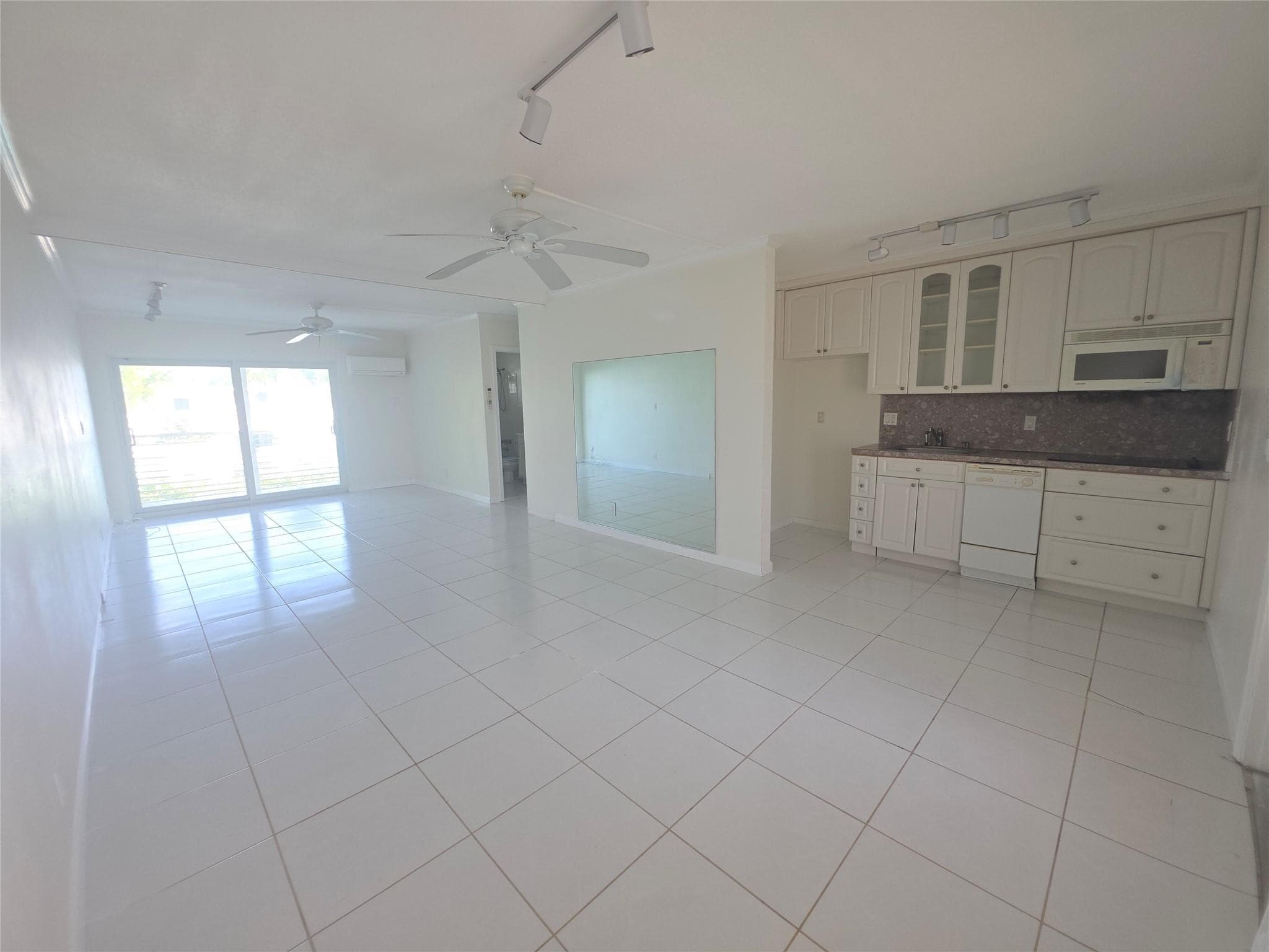 2131 NE 42nd Court 209e, Lighthouse Point, FL 33064 — photo 7 of 28