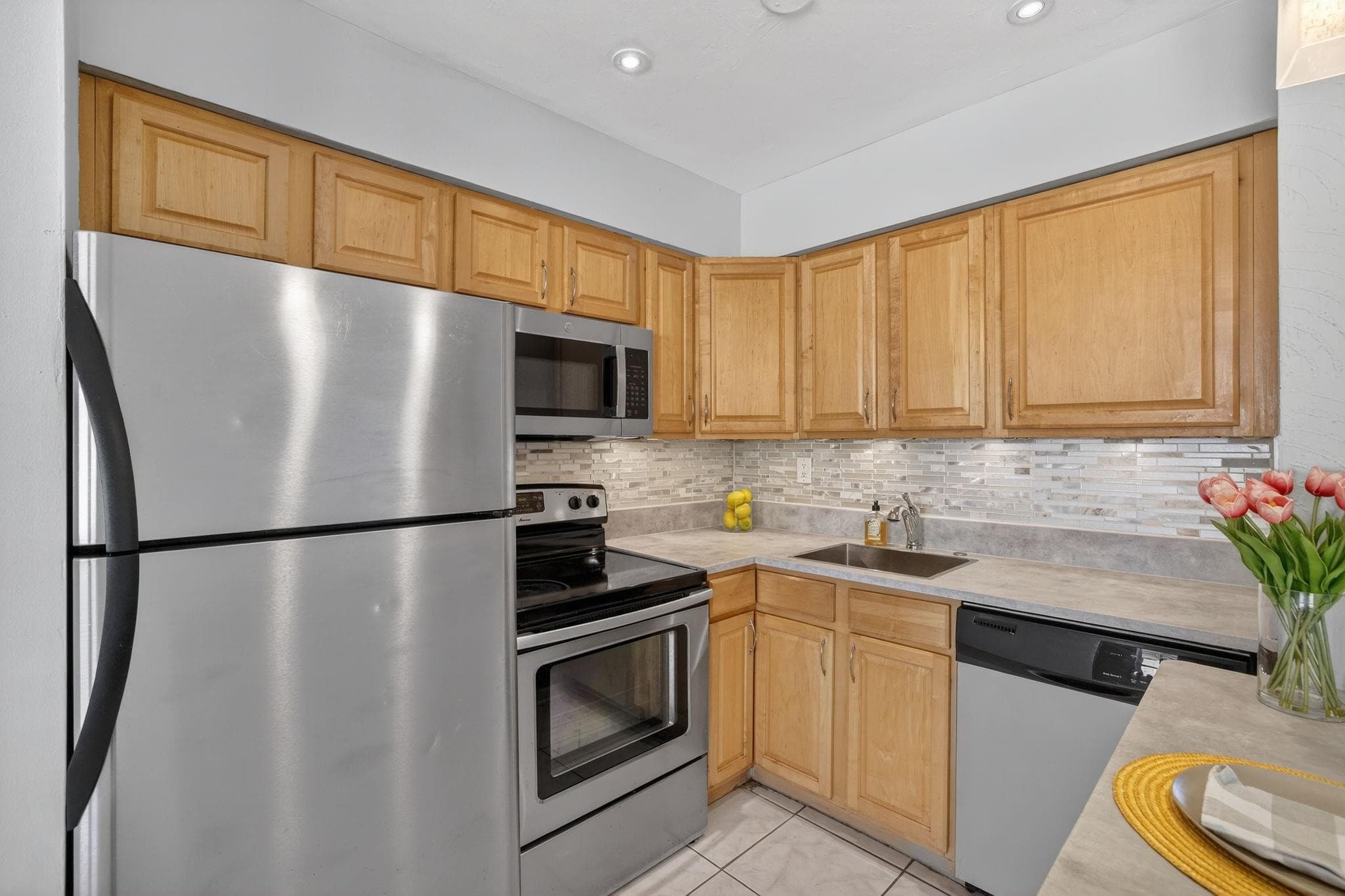 4051 NE 13th Avenue 77, Oakland Park, FL 33334 — photo 14 of 47