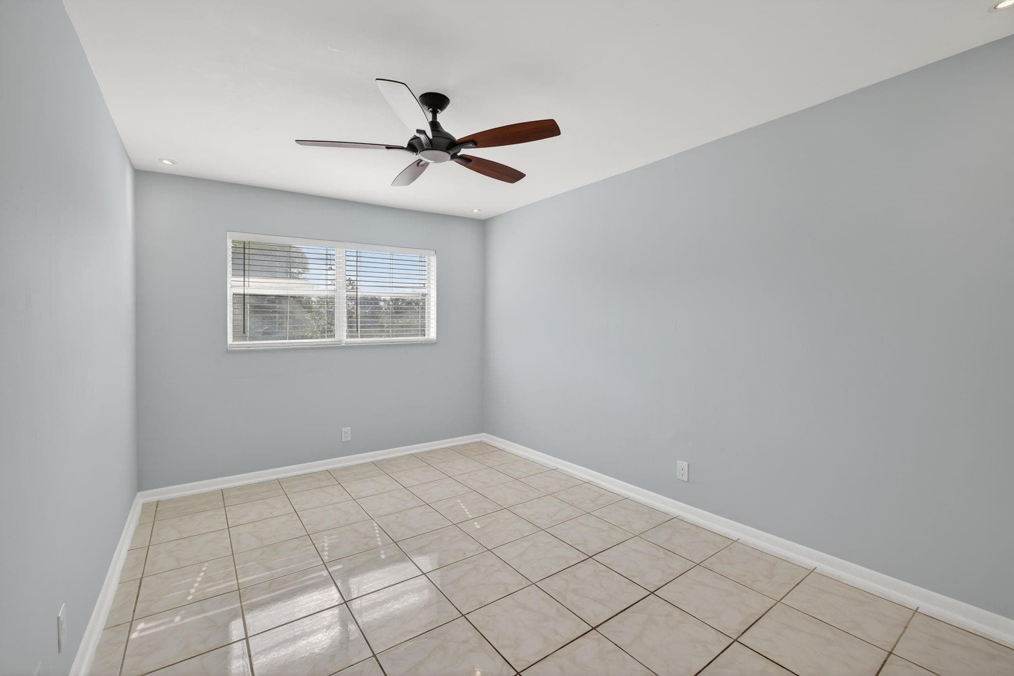 4051 NE 13th Avenue 77, Oakland Park, FL 33334 — photo 28 of 47