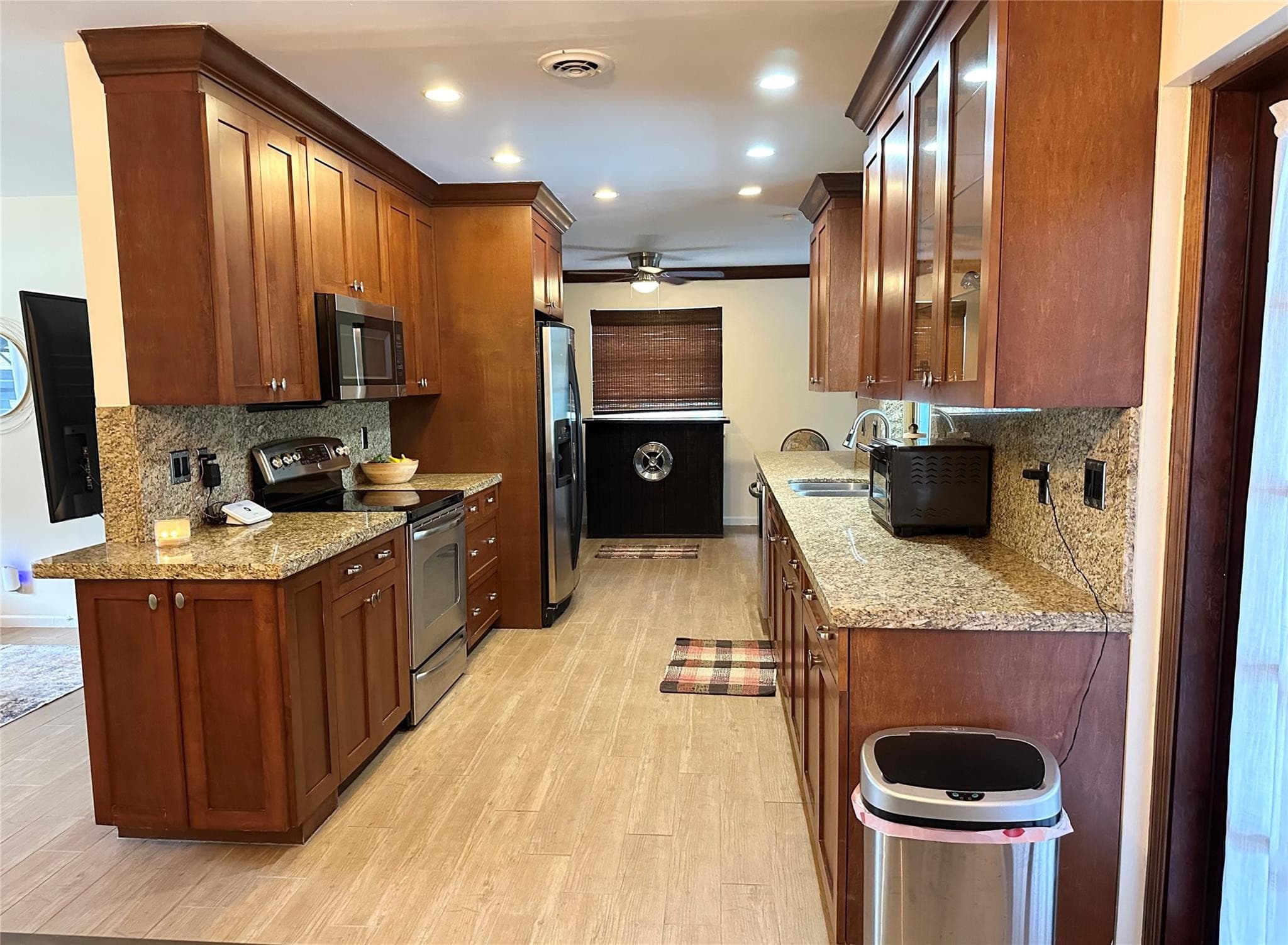 4201 Thomas Street, Hollywood, FL 33021 — photo 9 of 45