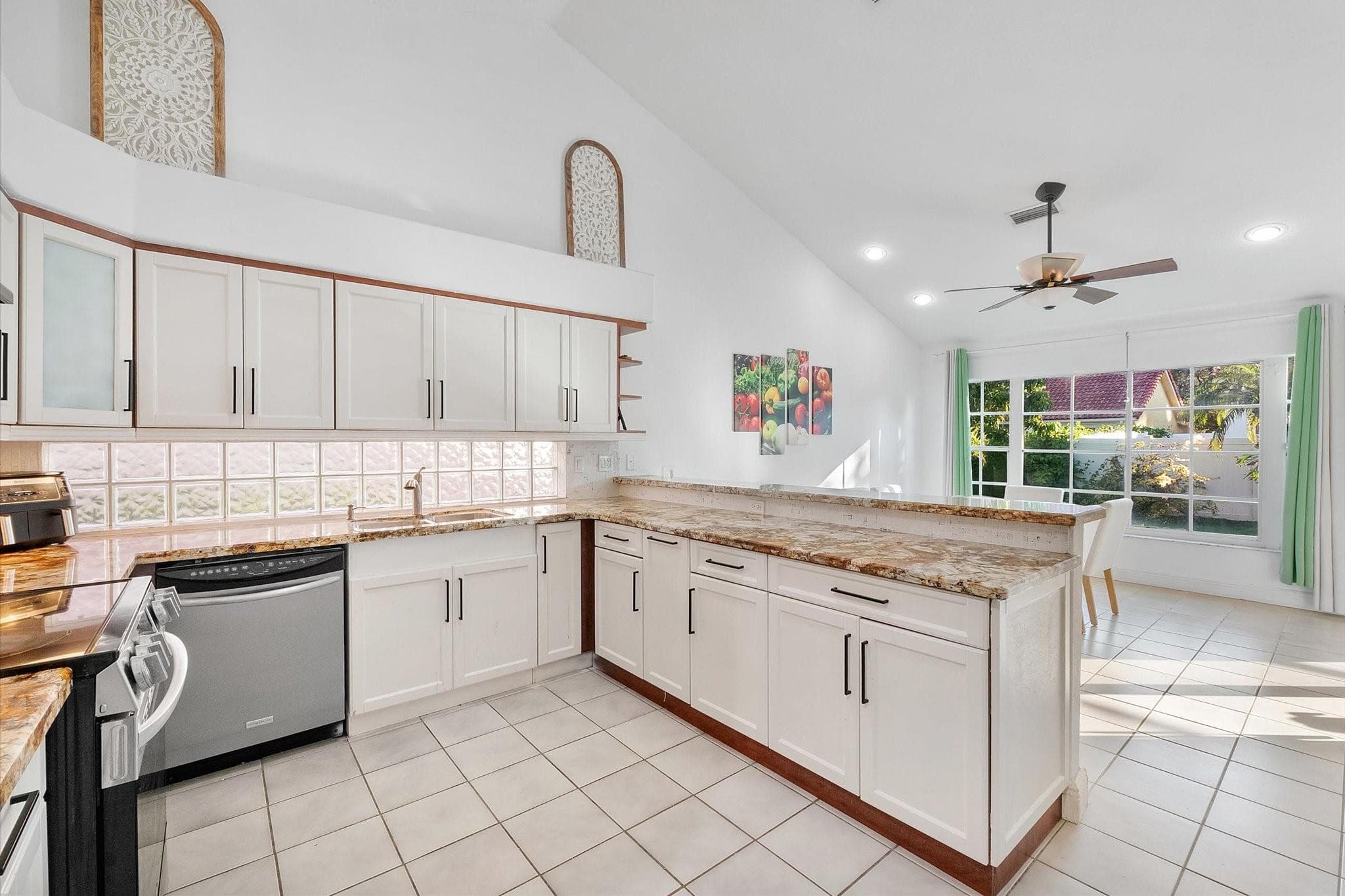 1043 Laguna Springs Drive, Weston, FL 33326 — photo 8 of 43