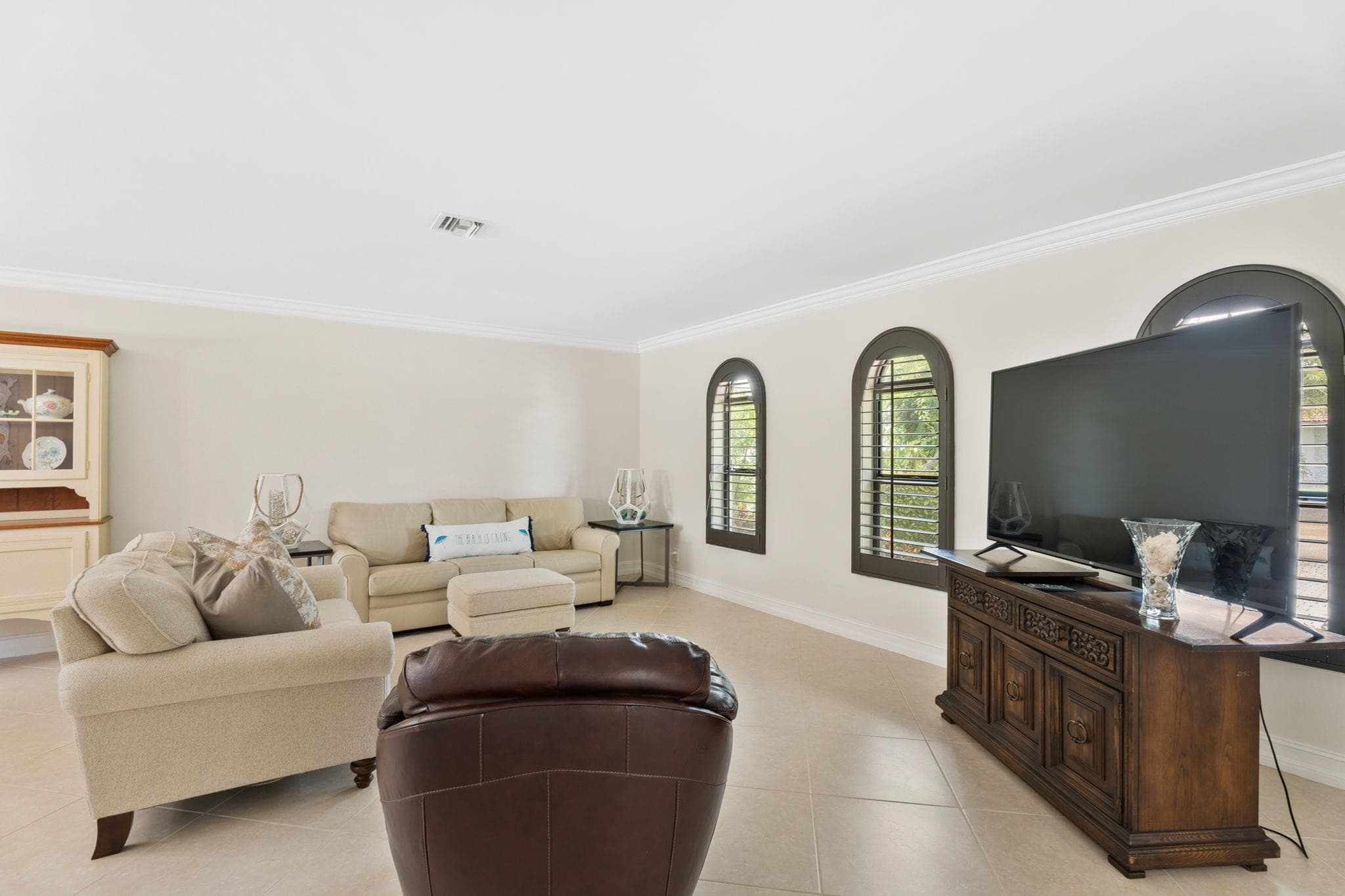 5570 NE 26 Avenue, Fort Lauderdale, FL 33308 — photo 8 of 55