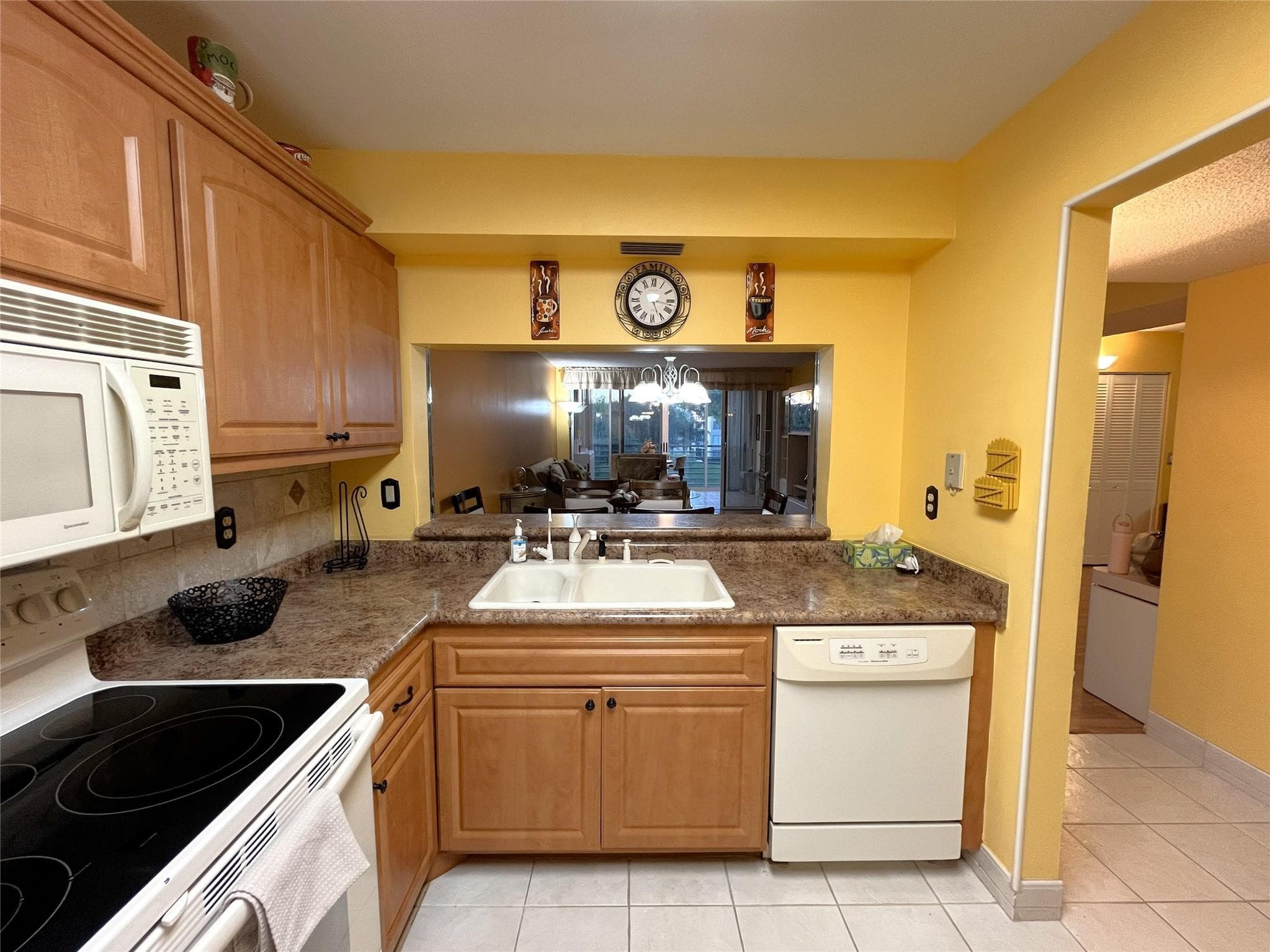 9501 Seagrape Drive 305, Davie, FL 33324 — photo 5 of 39
