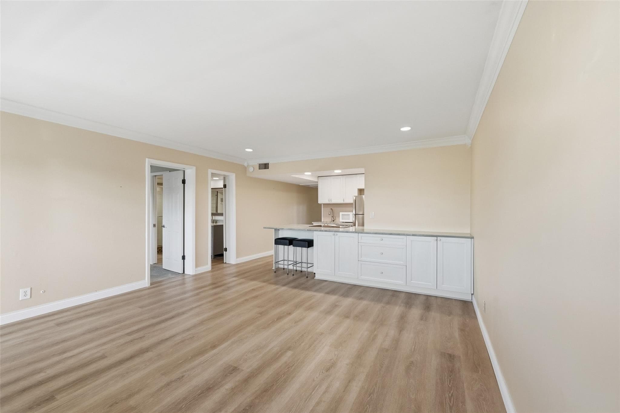801 NE 18th Court 202, Fort Lauderdale, FL 33305 — photo 5 of 47