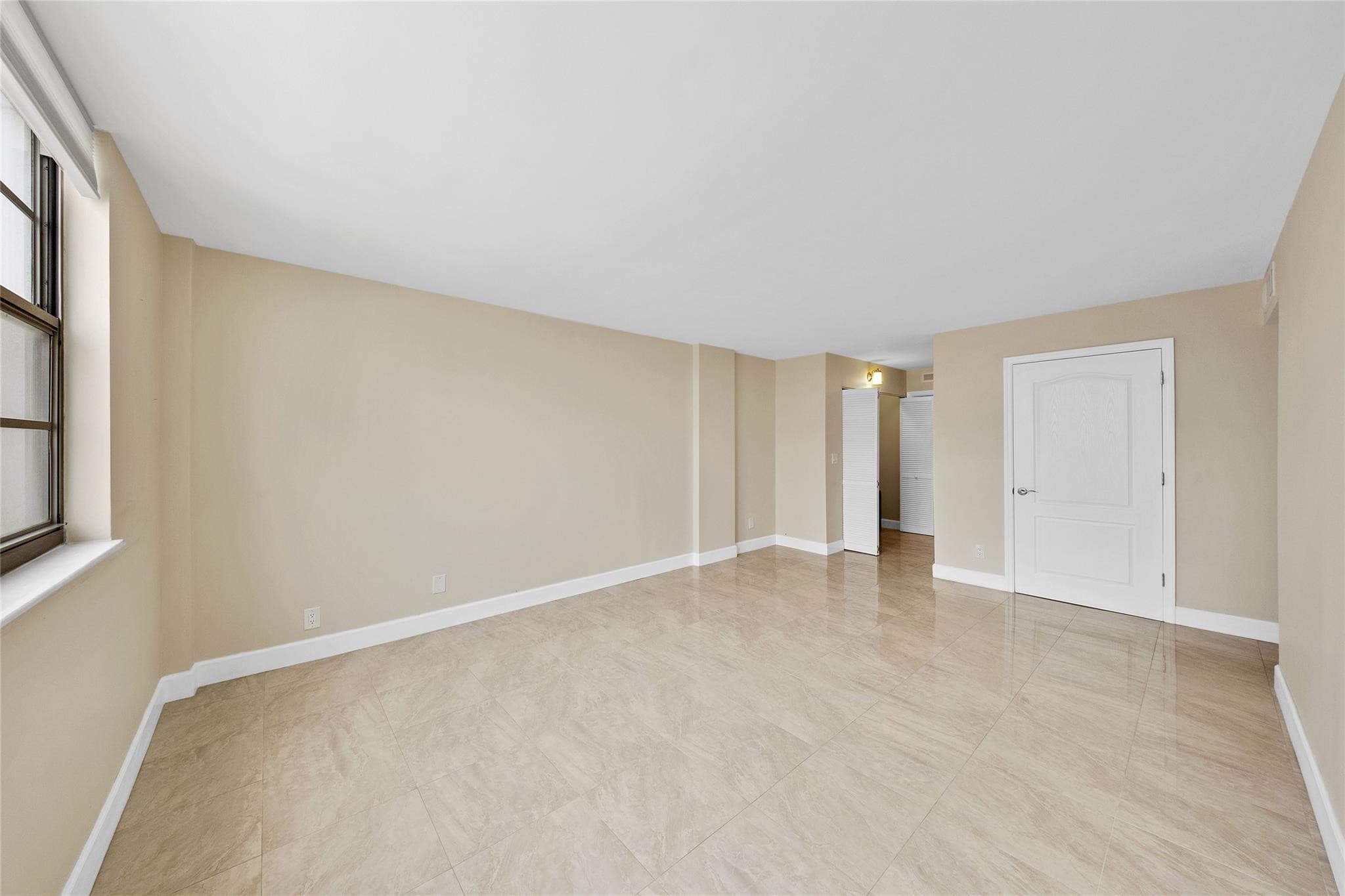 1849 S Ocean Drive 711, Hallandale Beach, FL 33009 — photo 13 of 31
