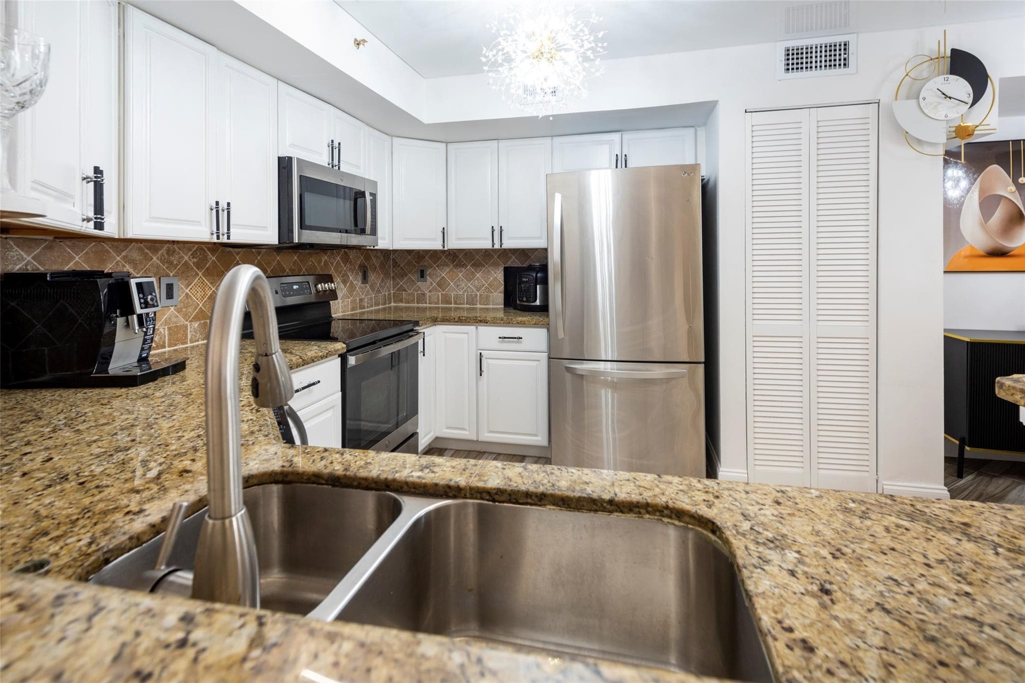 761 N Pine Island Road 106, Plantation, FL 33324 — photo 7 of 28
