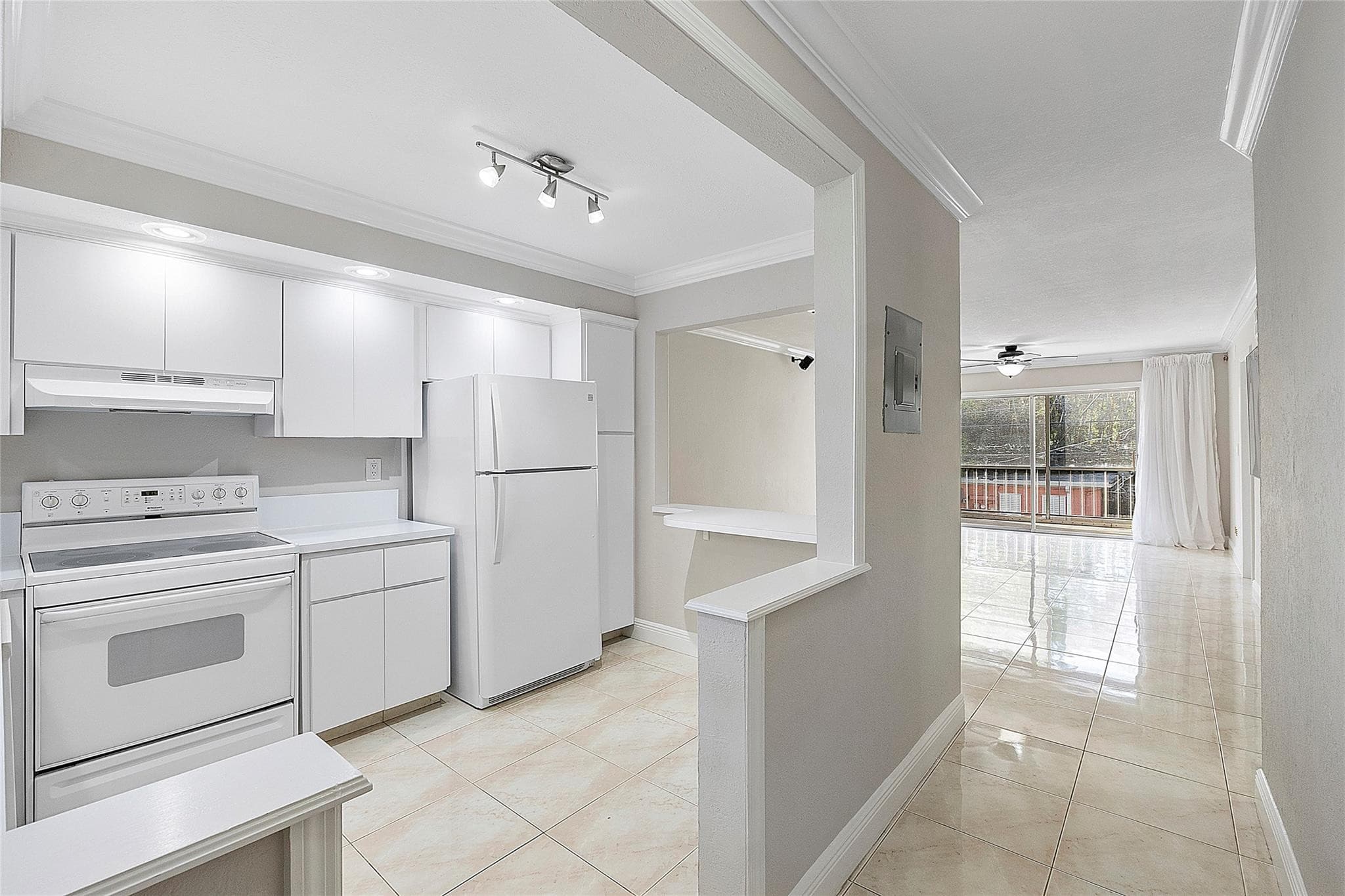 1220 NE 3rd Street 205, Fort Lauderdale, FL 33301 — photo 5 of 33
