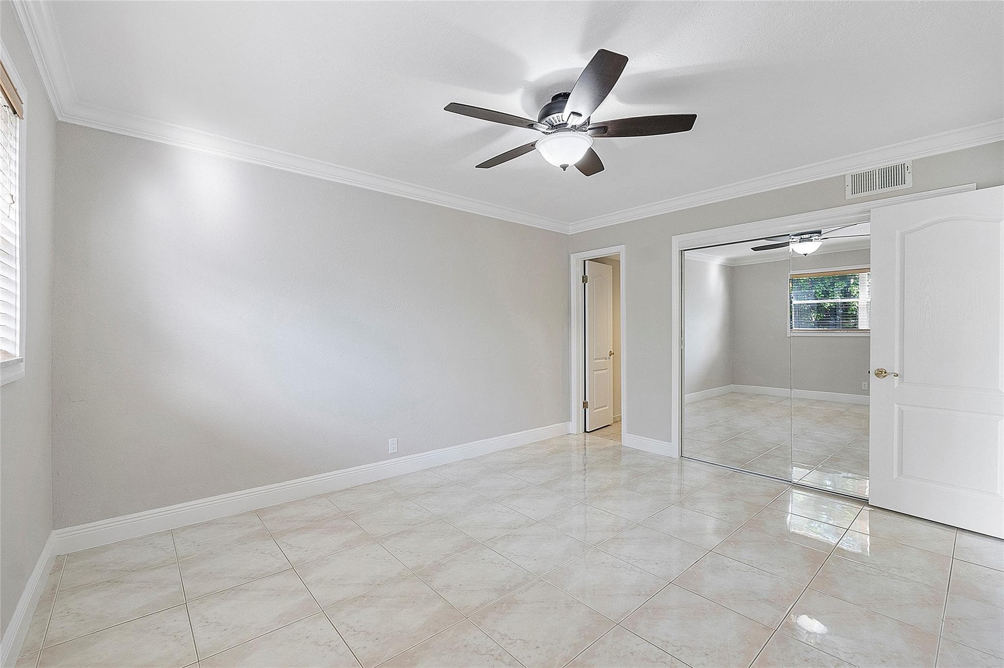 1220 NE 3rd Street 205, Fort Lauderdale, FL 33301 — photo 17 of 33