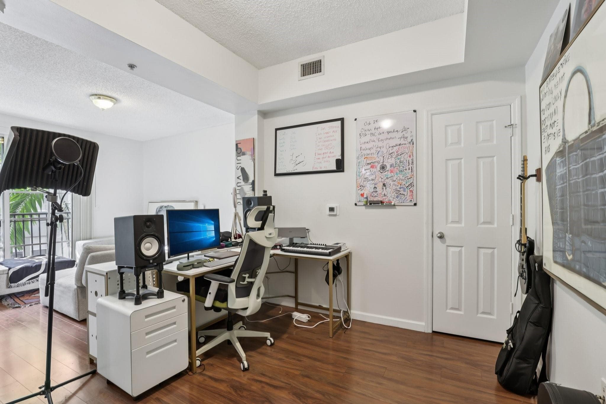 533 NE 3rd Avenue 321, Fort Lauderdale, FL 33301 — photo 6 of 27