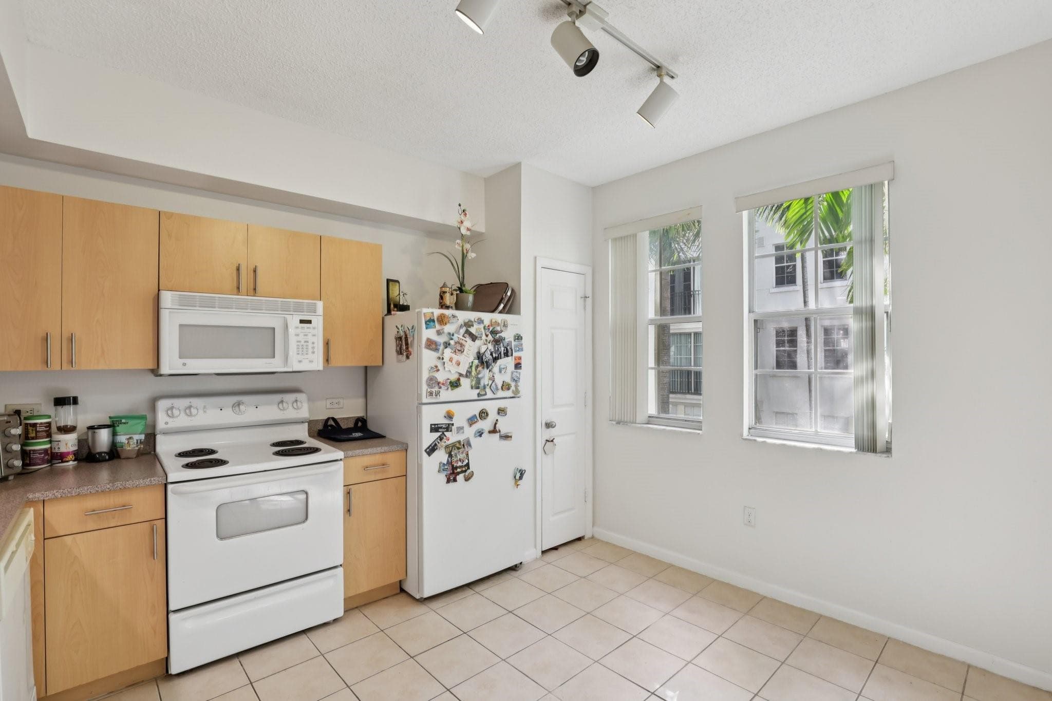 533 NE 3rd Avenue 321, Fort Lauderdale, FL 33301 — photo 13 of 27
