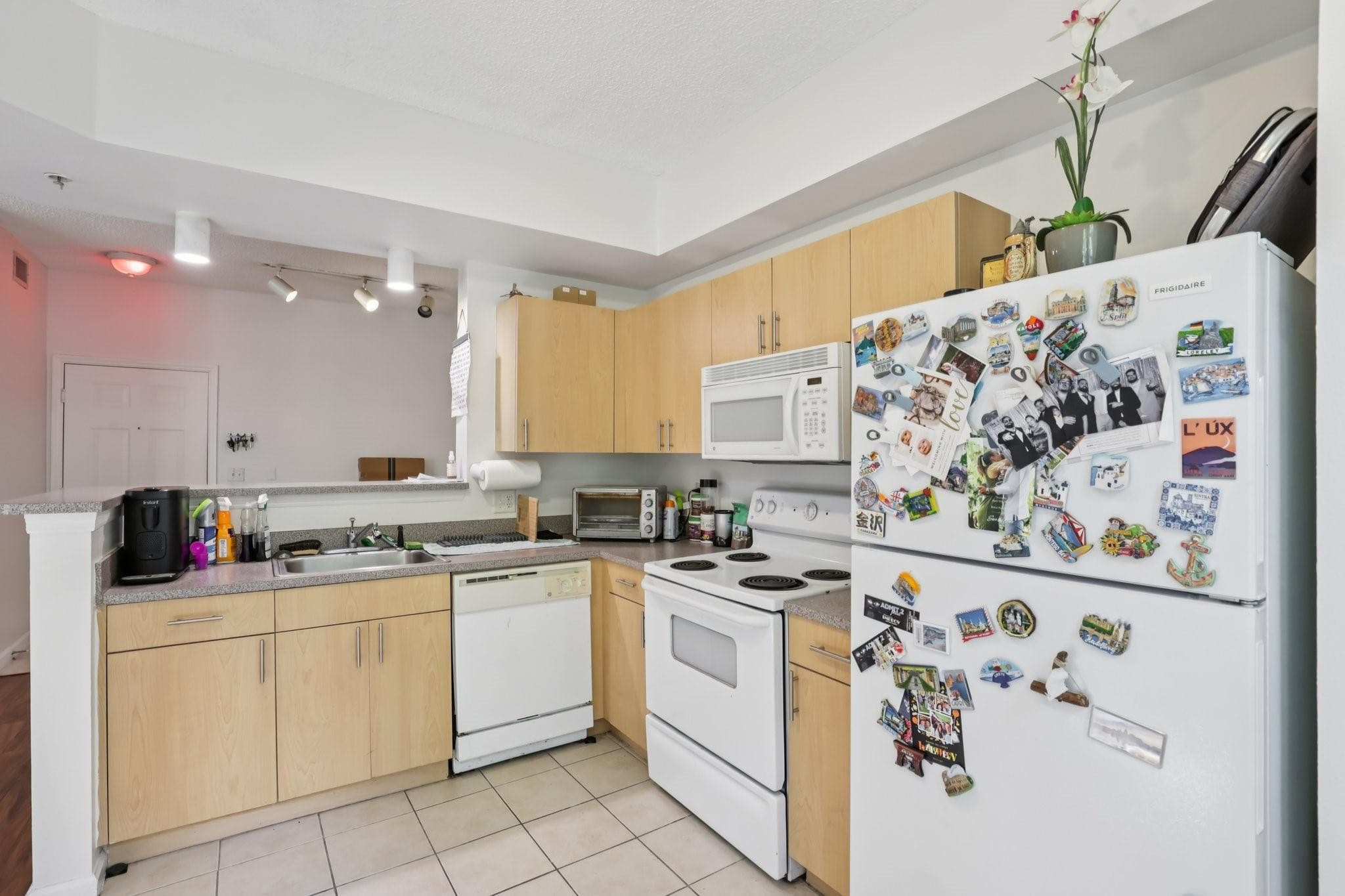 533 NE 3rd Avenue 321, Fort Lauderdale, FL 33301 — photo 14 of 27
