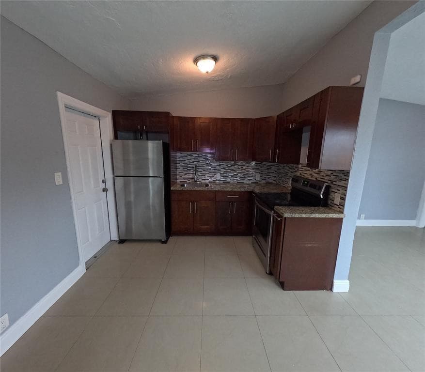 1365 11th Street, West Palm Beach, FL 33401 — photo 8 of 29