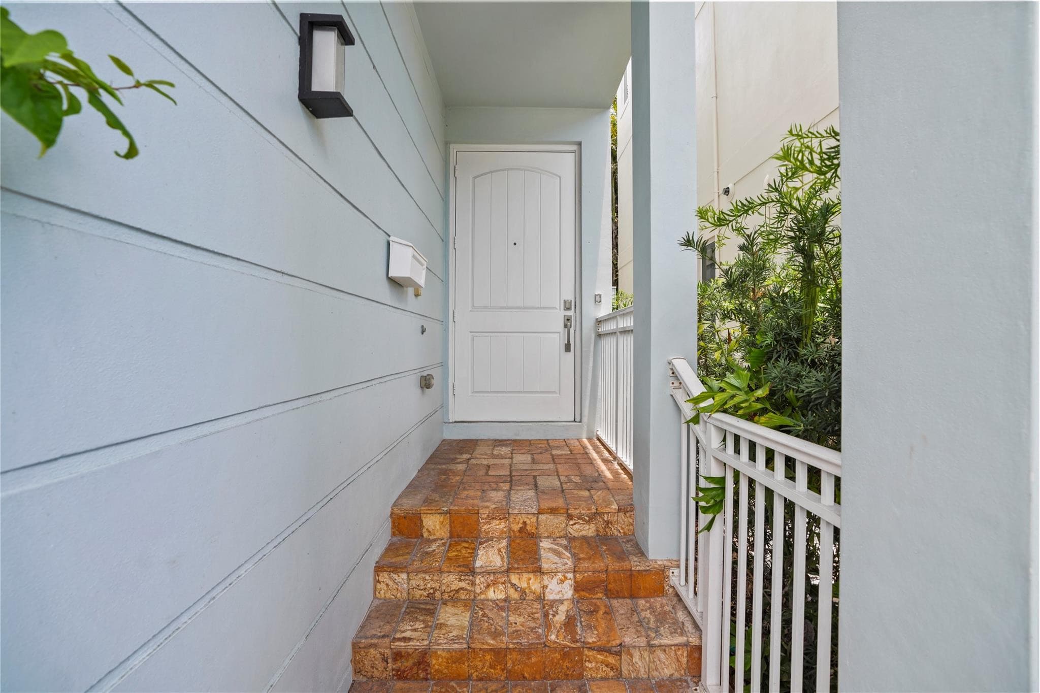 347 Oak Street B1, Hollywood, FL 33019 — photo 4 of 34