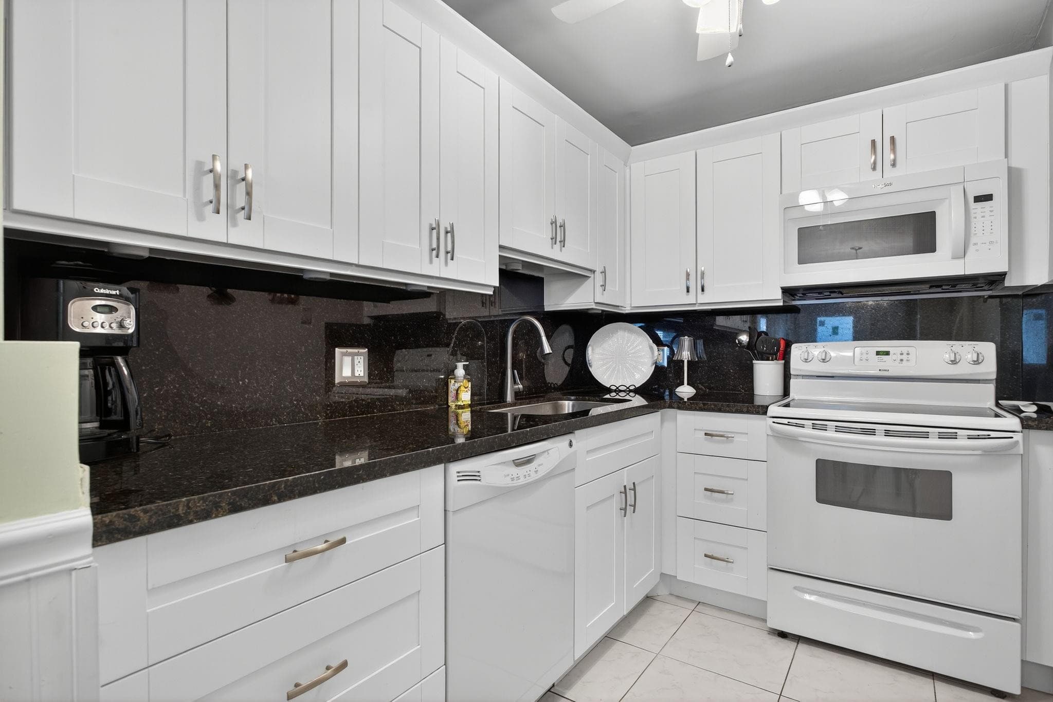 2850 NE 14th Street Causeway 107, Pompano Beach, FL 33062 — photo 4 of 37