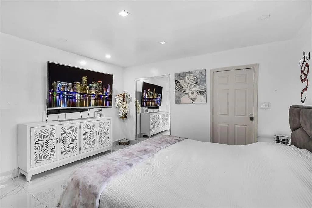 4100 N 36th Avenue, Hollywood, FL 33021 — photo 9 of 13
