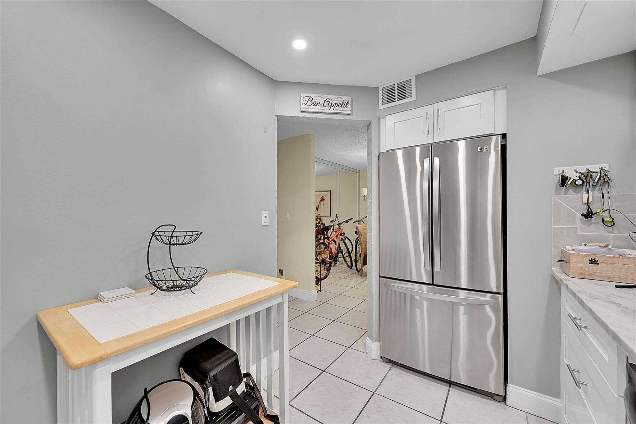 3909 N Ocean Boulevard 108, Fort Lauderdale, FL 33308 — photo 10 of 37