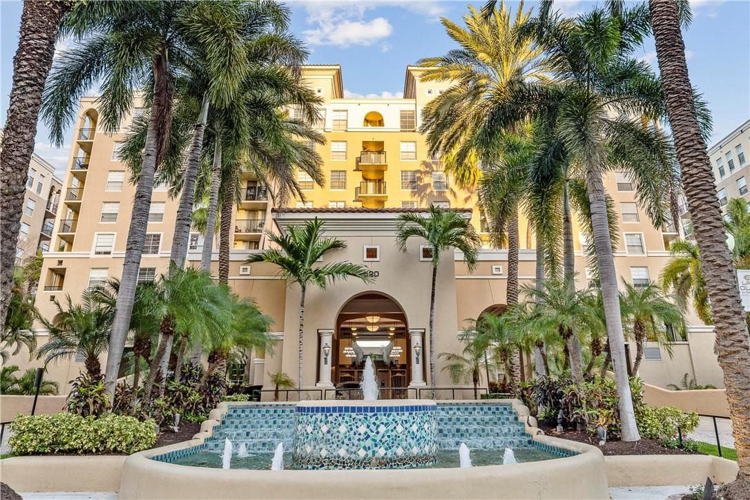 520 SE 5th Avenue 2404, Fort Lauderdale, FL 33301 — photo 1 of 50