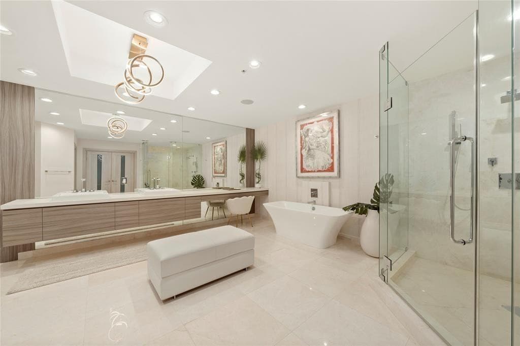 17301 Biscayne Boulevard Ph 7, Aventura, FL 33160 — photo 18 of 70